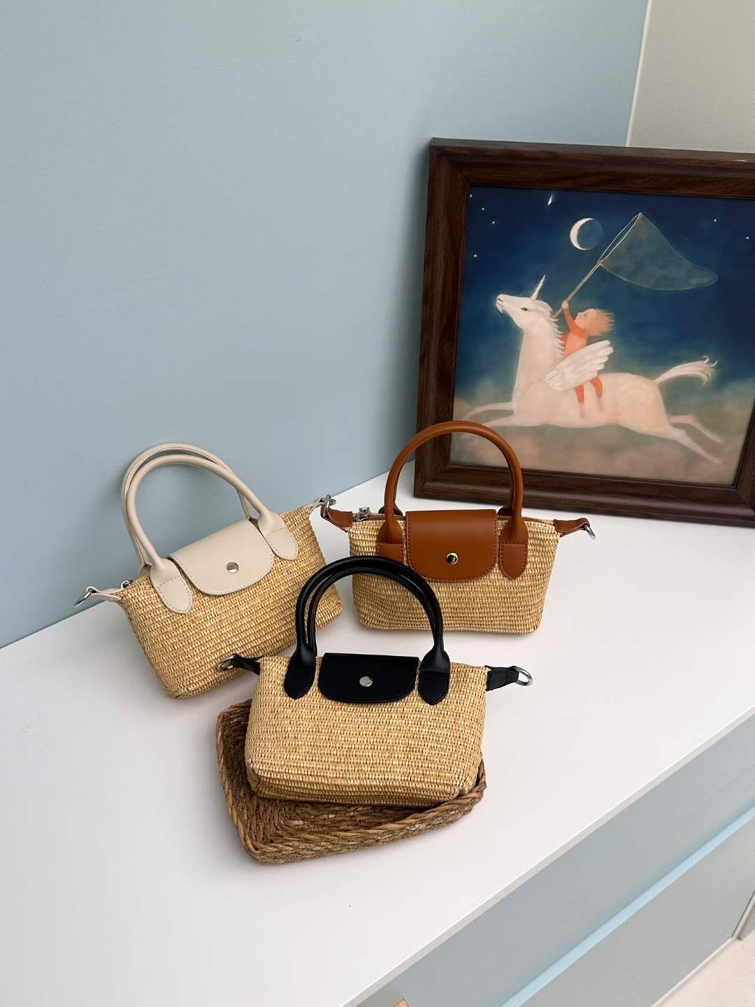 26C401小眾品牌款 牛皮翻蓋編織小旅行包 （超級輕！）