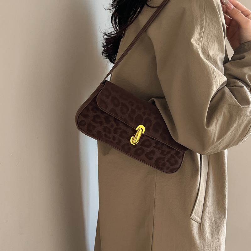 Effortless Chic Underarm Mini Square Shoulder Bag