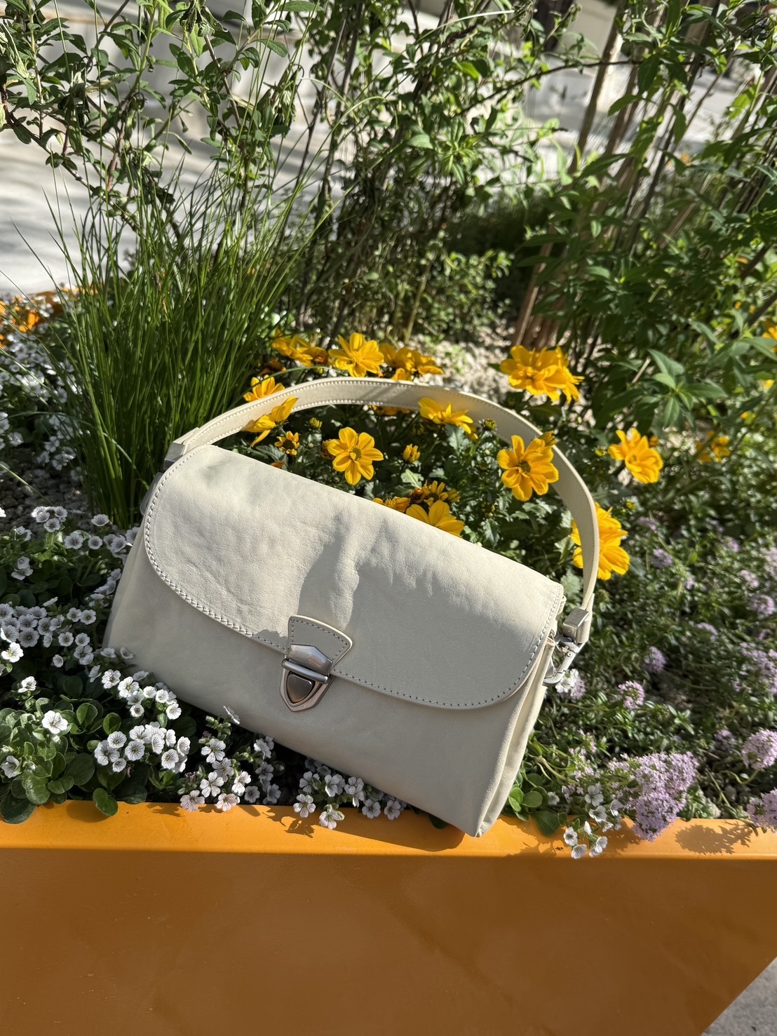 26C402自留推薦 簡約不退流行的質感牛皮梯形包