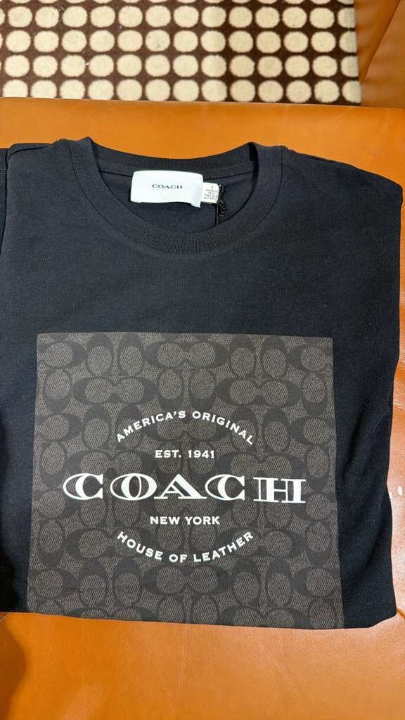 YP085 Coach Signature Square 男裝TEE 黑色