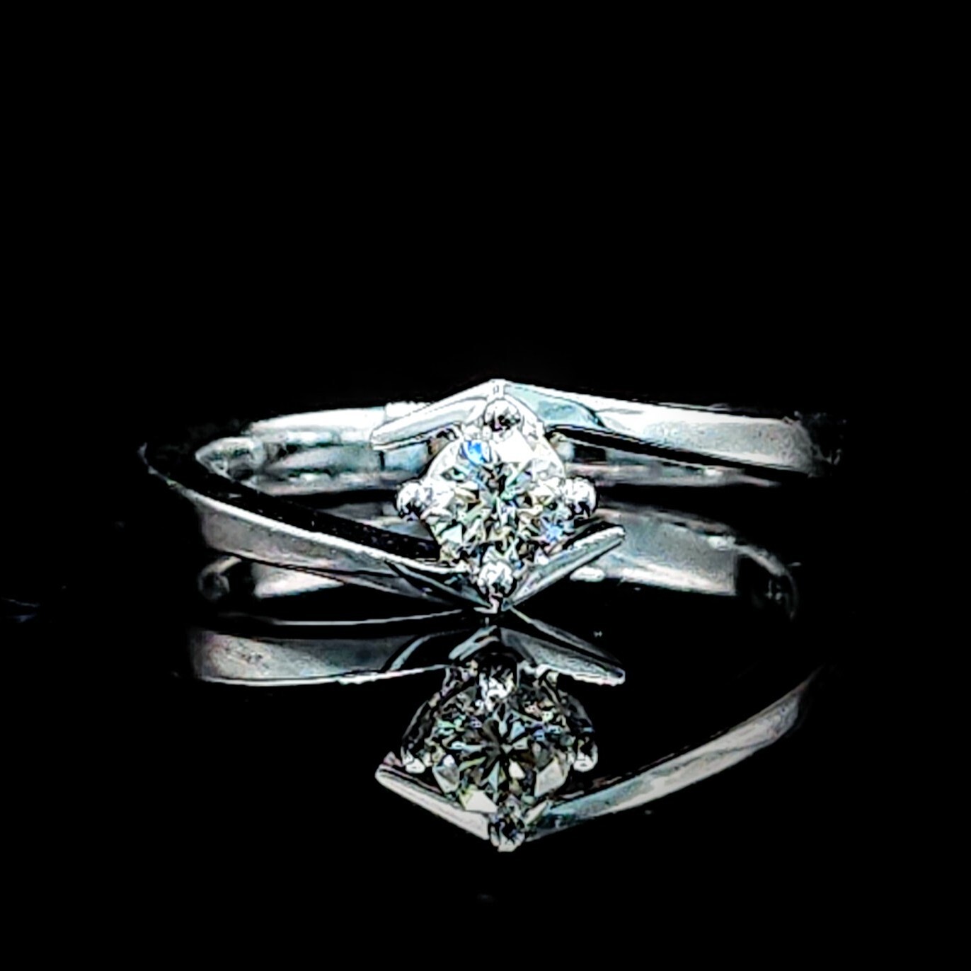 全新18K白金【單粒19份鑽石】4爪戒指