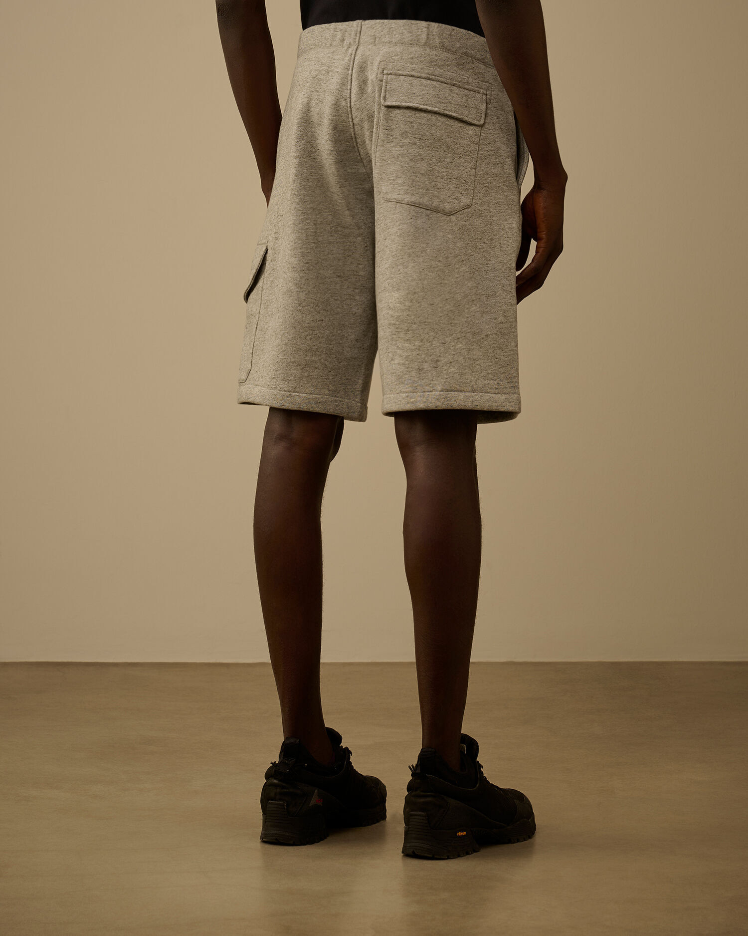 【代購】CP COMPANY 斜紋刷毛工裝棉短褲 Cargo Sweatshorts