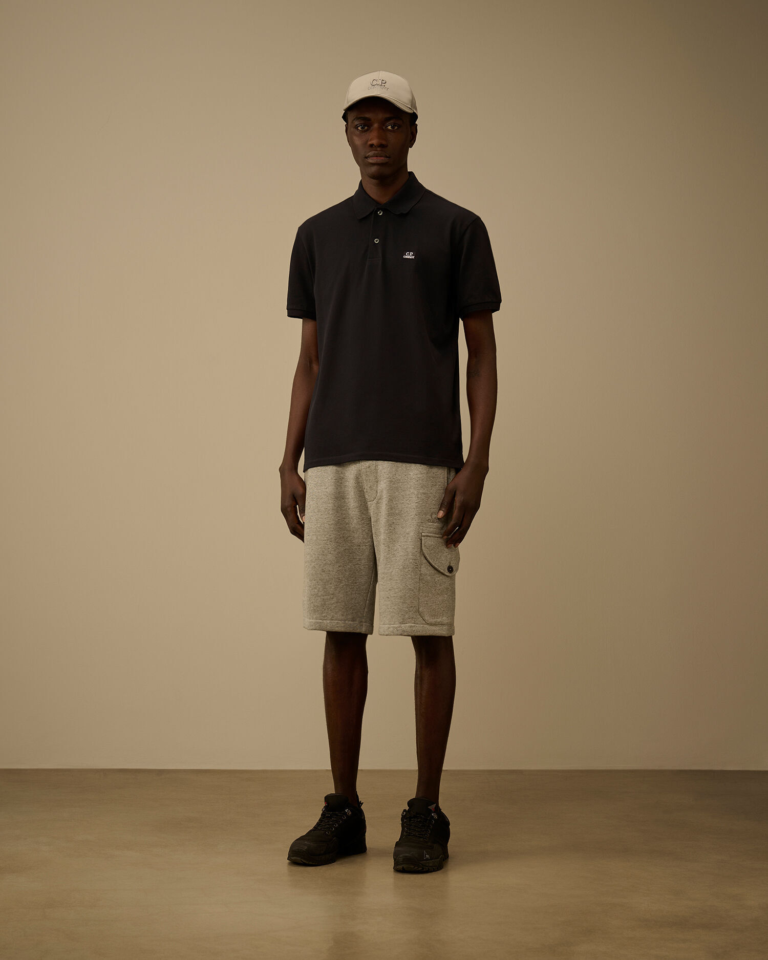 【代購】CP COMPANY 斜紋刷毛工裝棉短褲 Cargo Sweatshorts