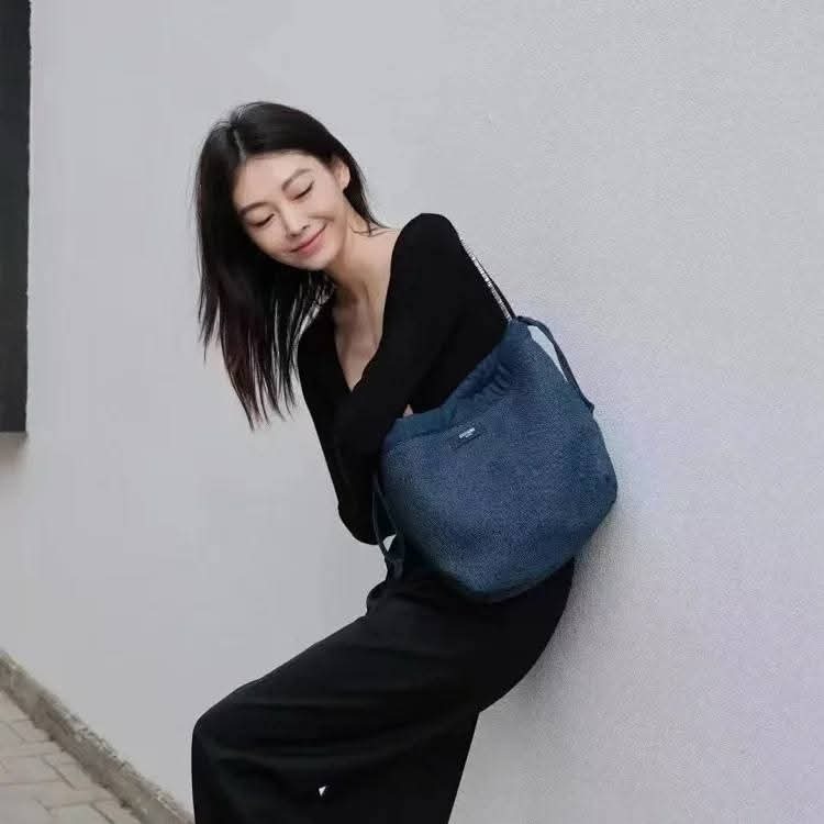 Moschino 深藍色 字母lettering shoulder tote