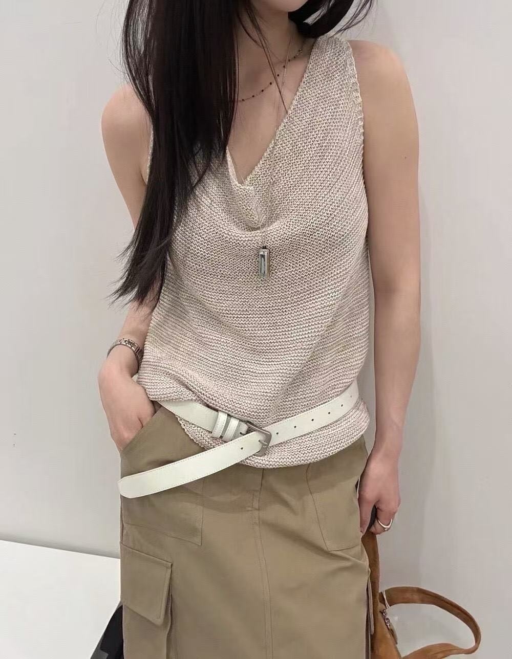 882 簡約鏤空盪領針織背心