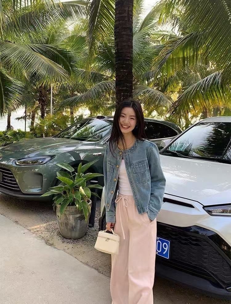 982 優雅圓領金釦牛仔外套