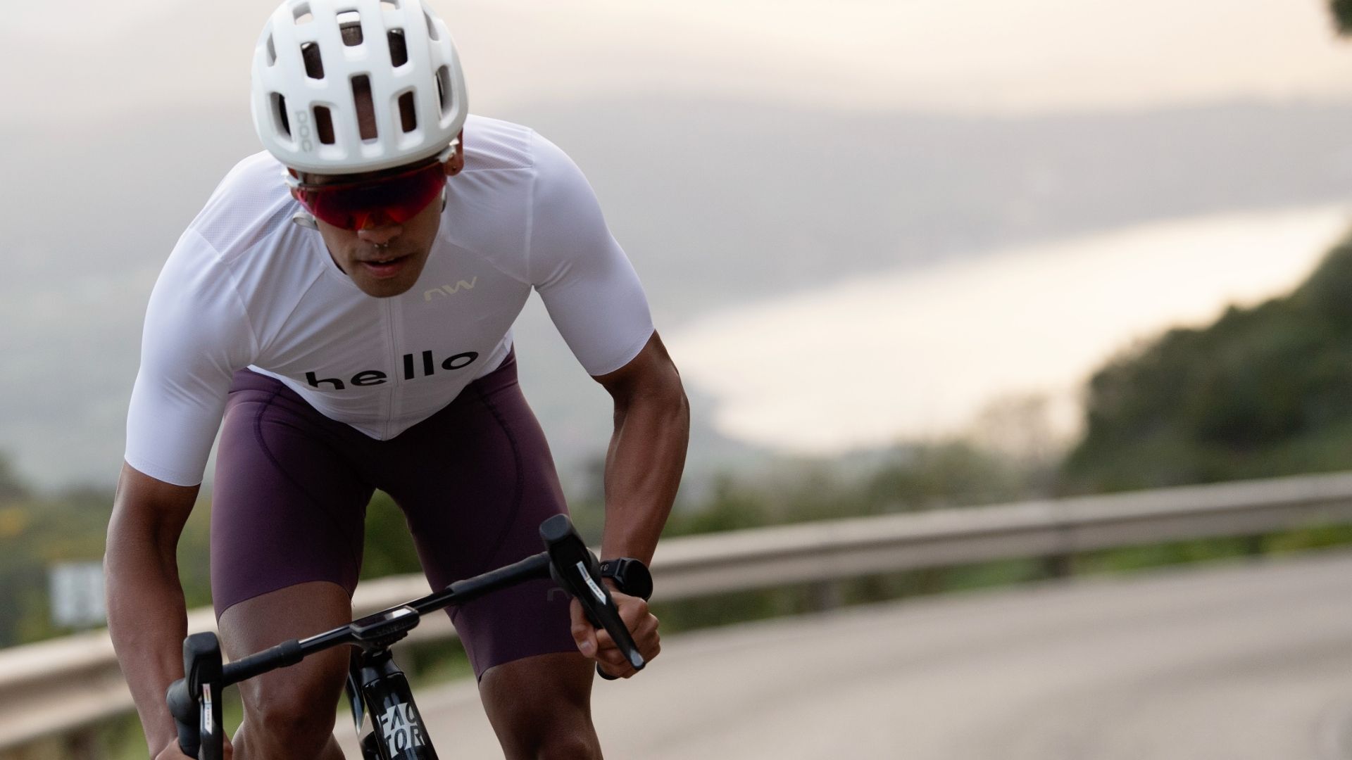 Northwave-Blade-Hello-Goodbye-白色車衣情境