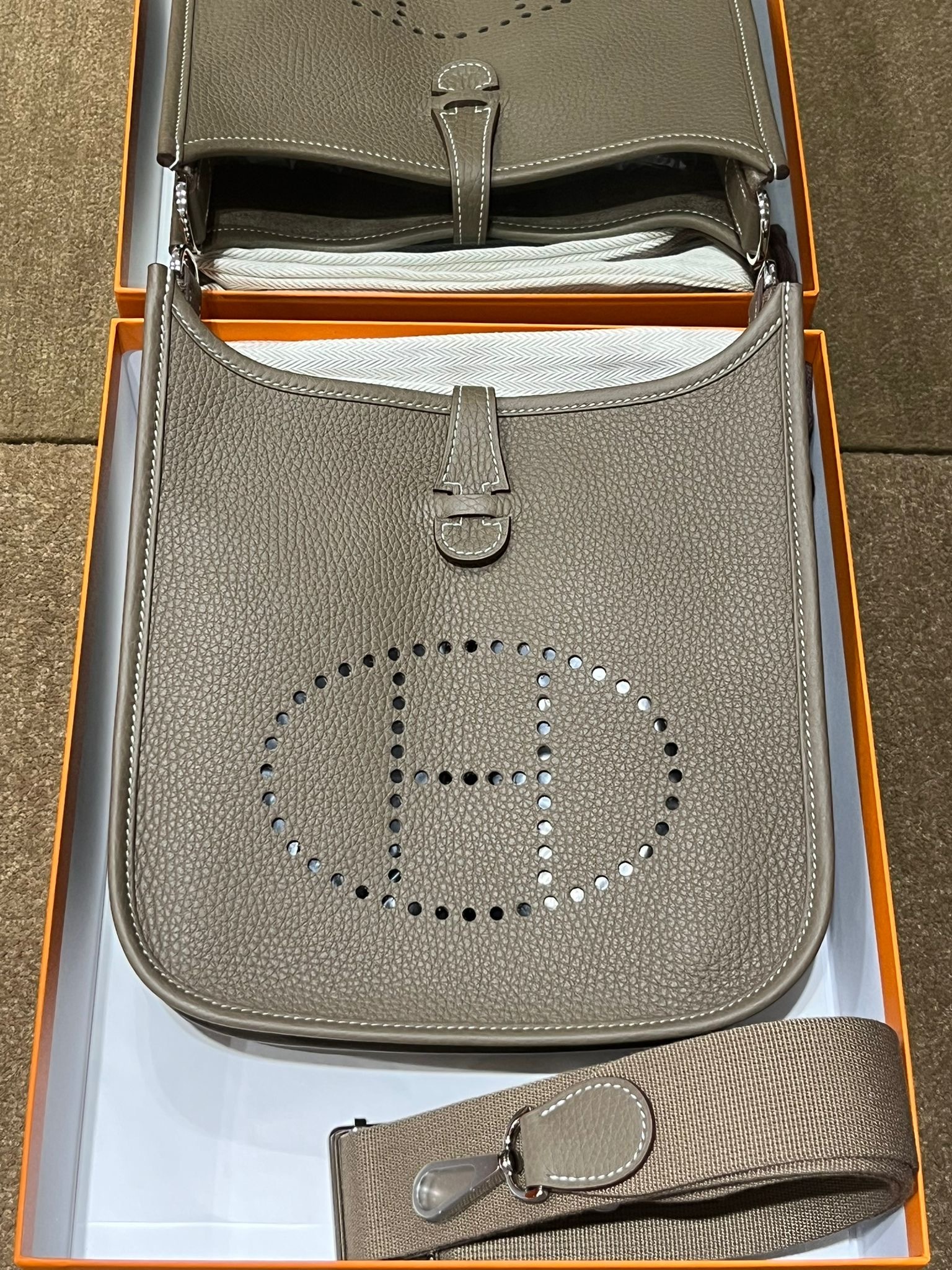Evelyne 23 18 etoupe ck tc G