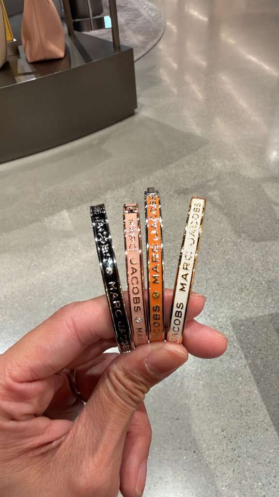 YP104 Marc Jacobs The Medallion Scalloped 手鈪