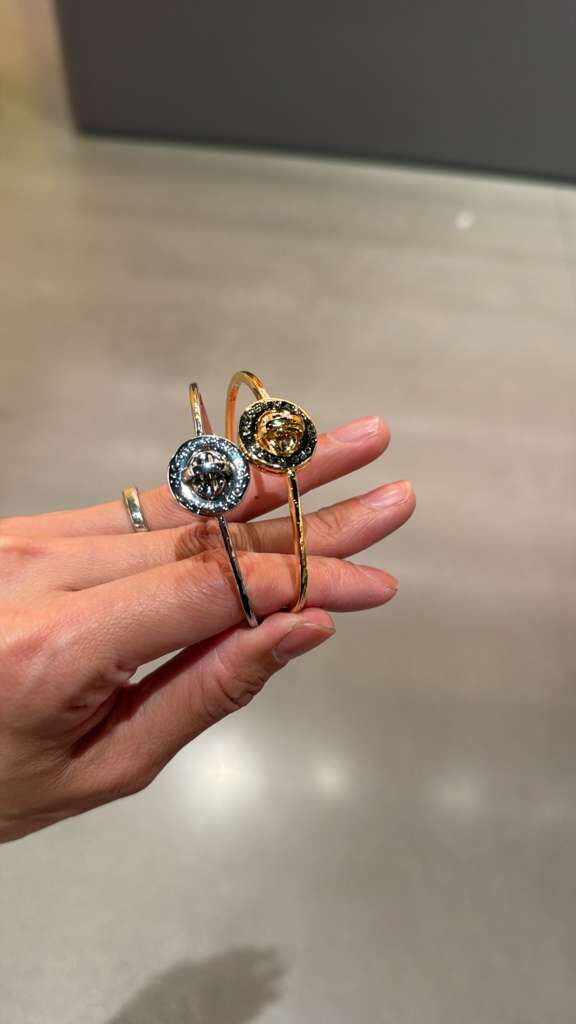 YP105 Marc Jacobs The Button 鉸鏈式圓牌手環