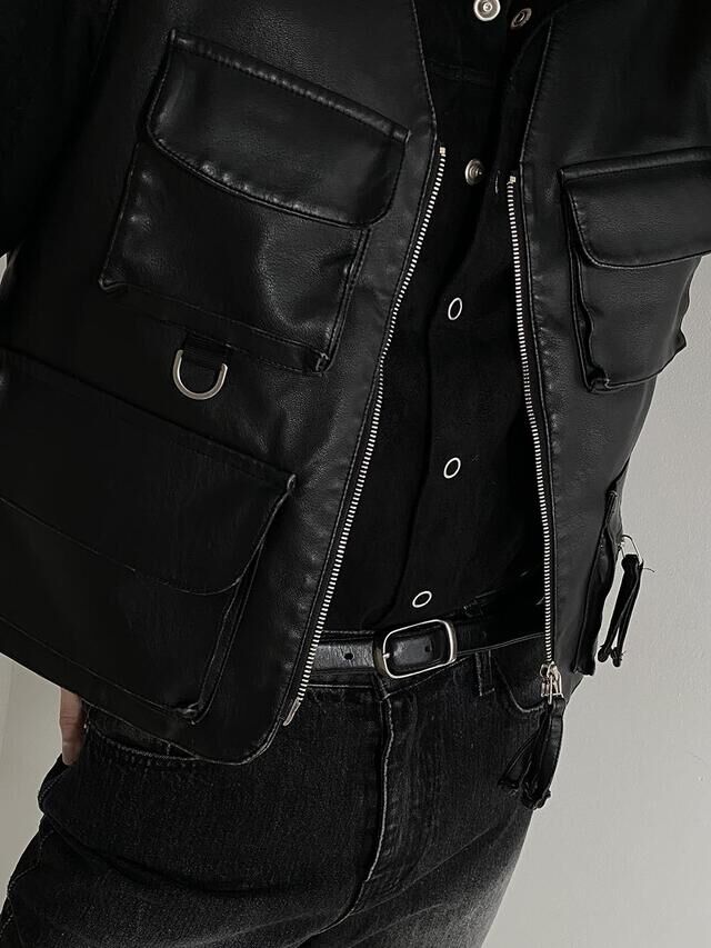 (韓潮獨家超甜價)多口袋短款皮革背心