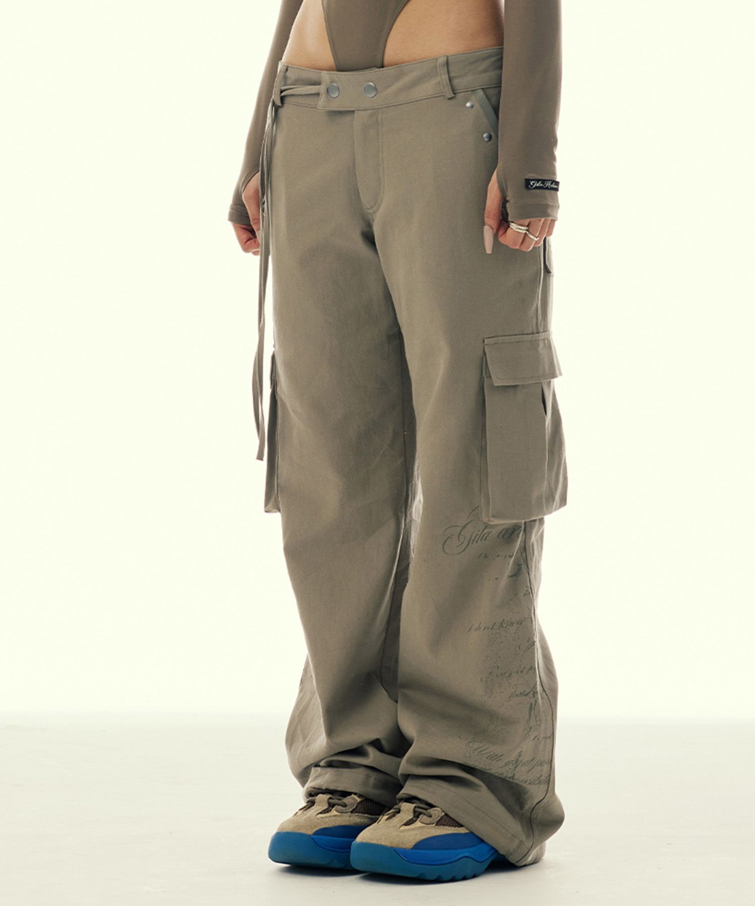 GILAARCHIVE 口袋刺繡工裝褲 米色 GL26SPPT04BE