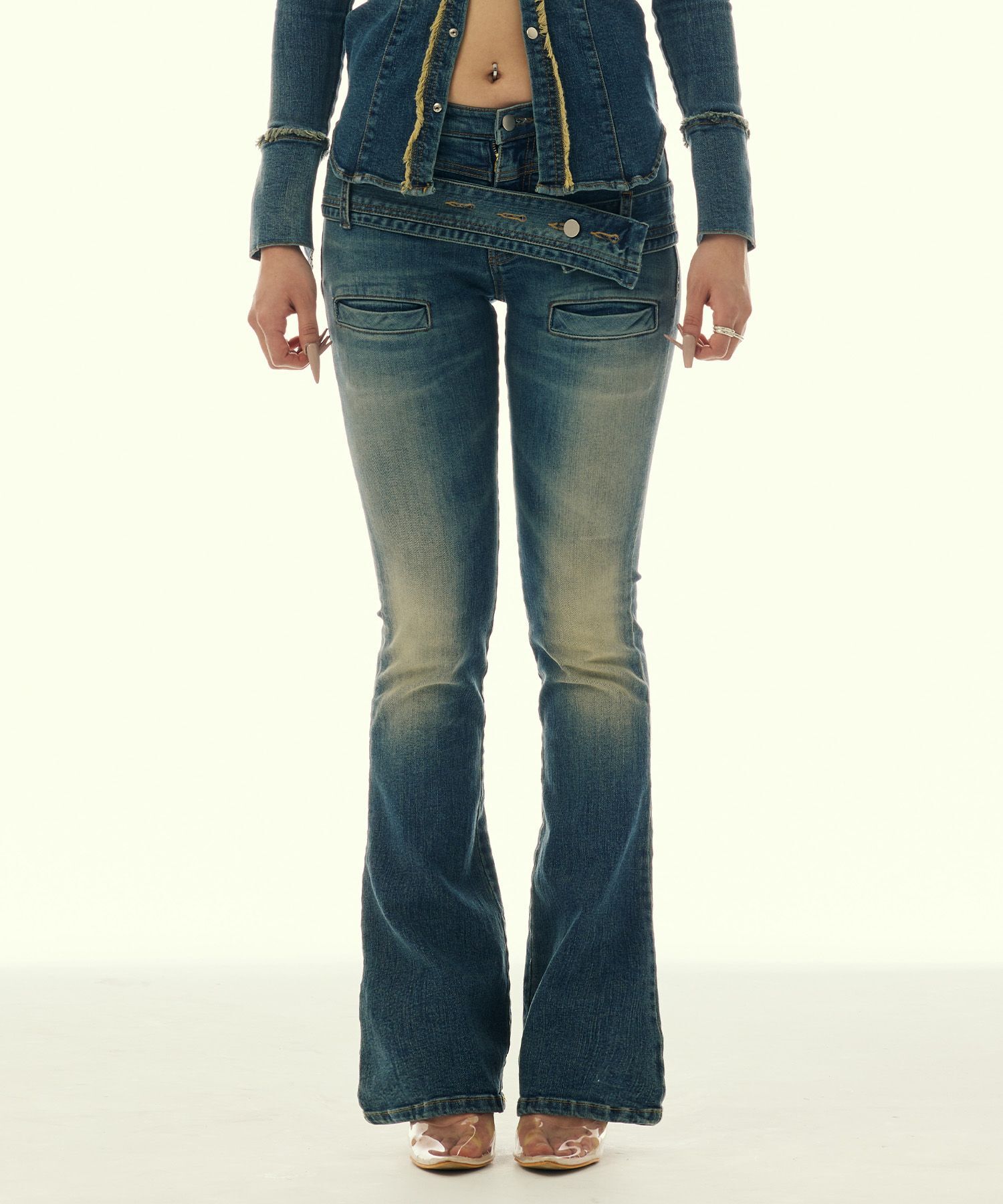 GILAARCHIVE 扭結腰帶靴型牛仔褲 藍色 GL26SPPT01BL