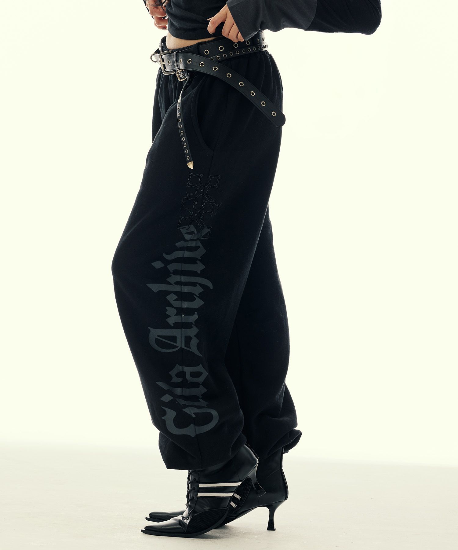 GILAARCHIVE 側邊十字Logo衛褲 GL25FABT03BK