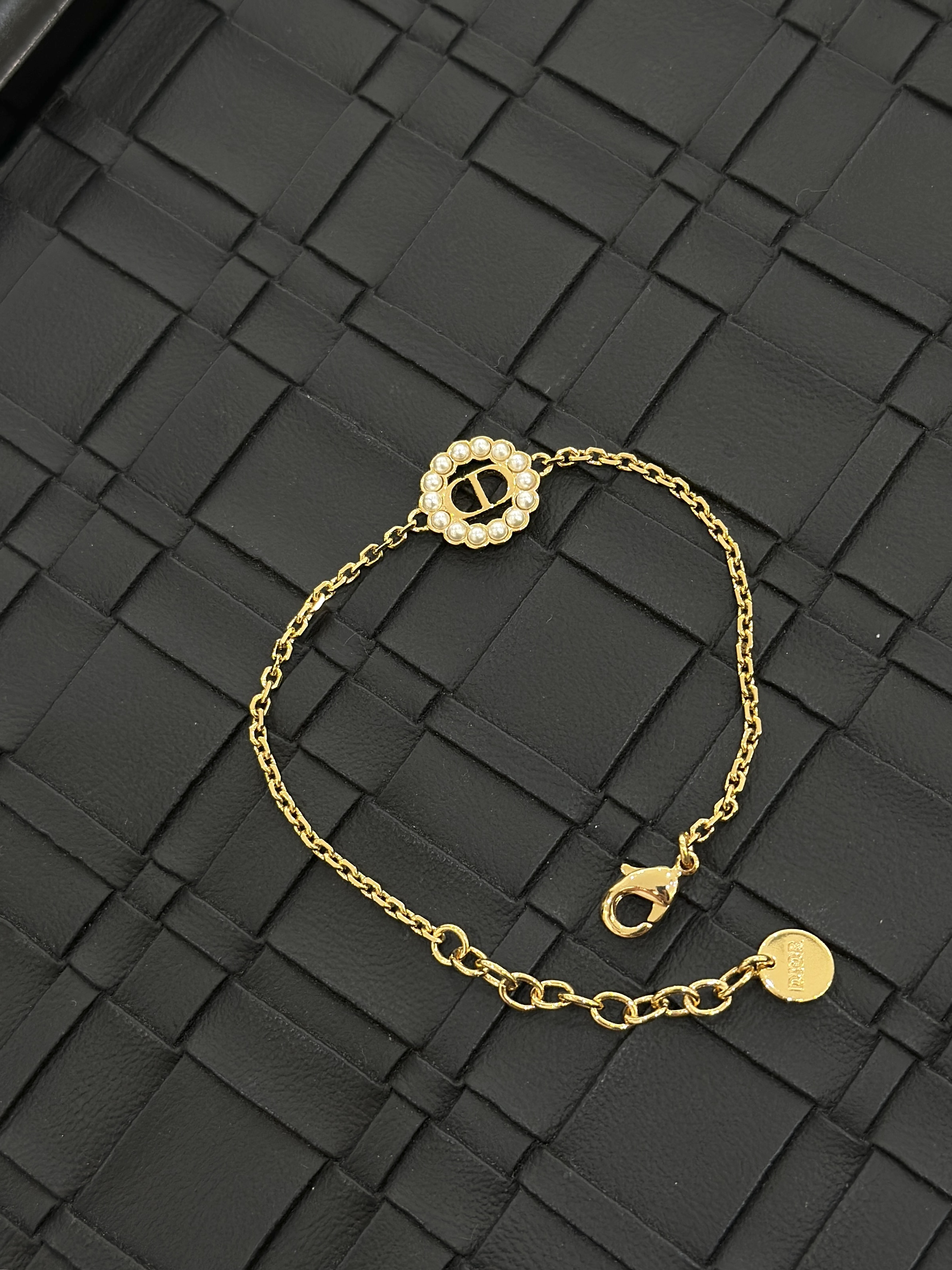 DIOR Petit CD Circle Bracelet B3130