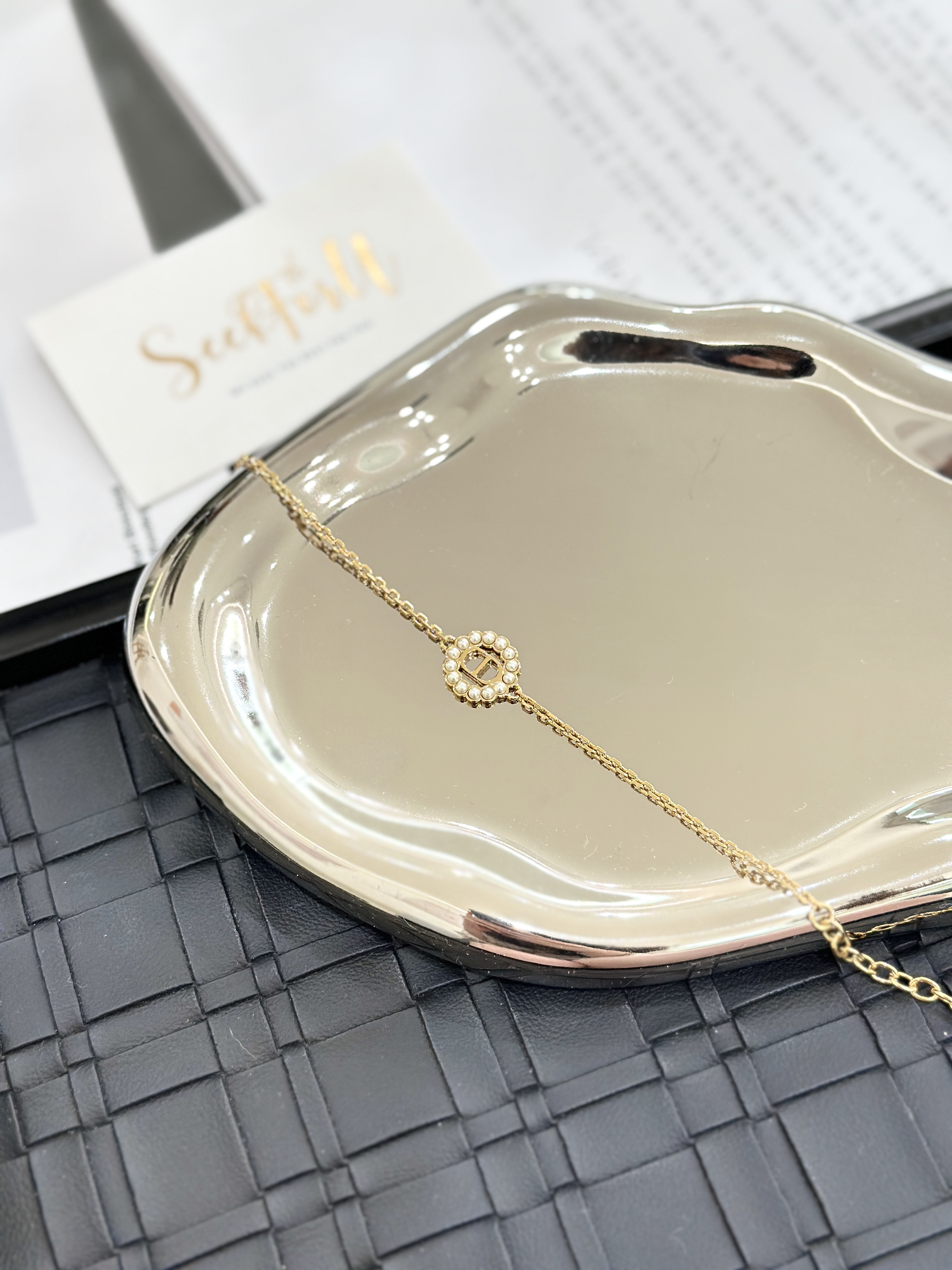 DIOR Petit CD Circle Bracelet B3130