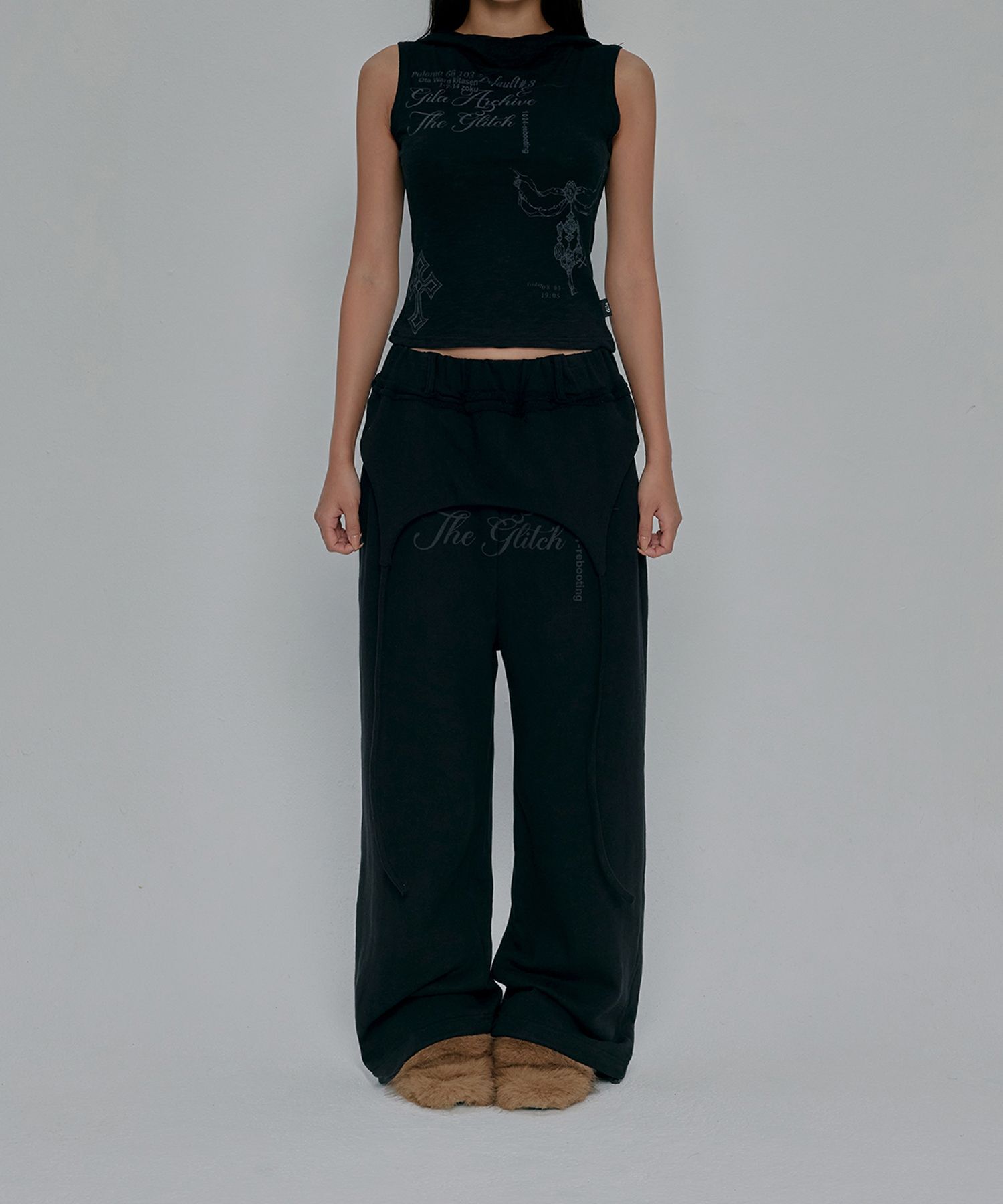 GILAARCHIVE 字母印花運動長褲 GL25FABT02BK