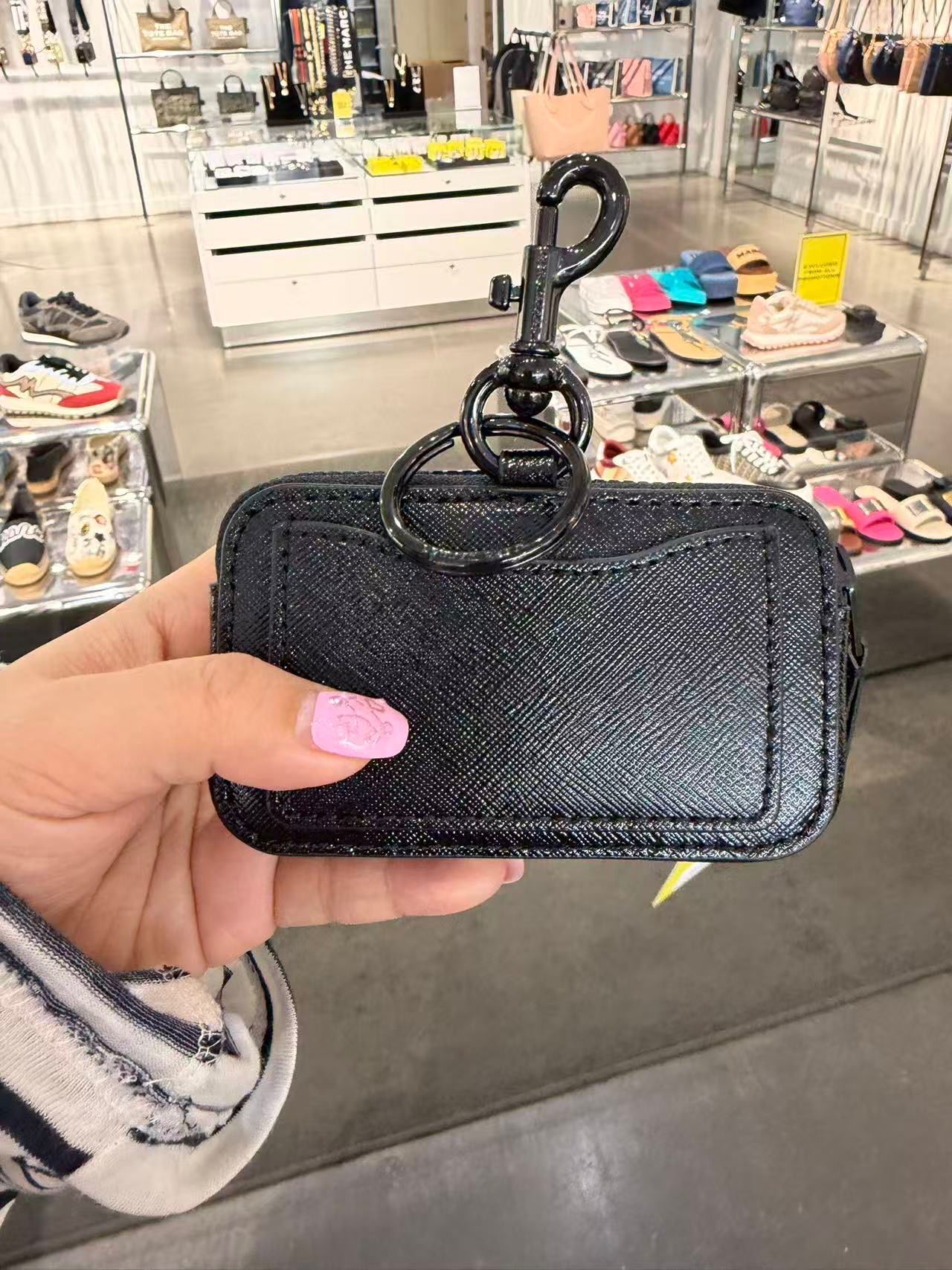 【預購】Marc Jacobs H042253 迷你掛式零錢包