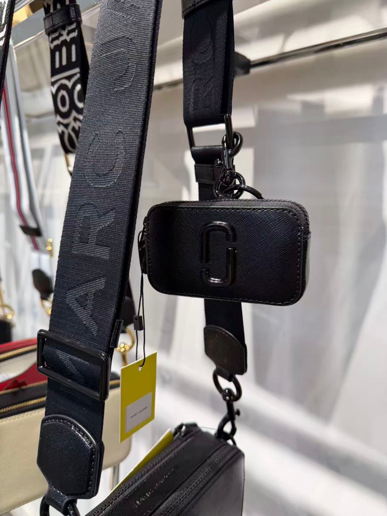 【預購】Marc Jacobs H042253 迷你掛式零錢包