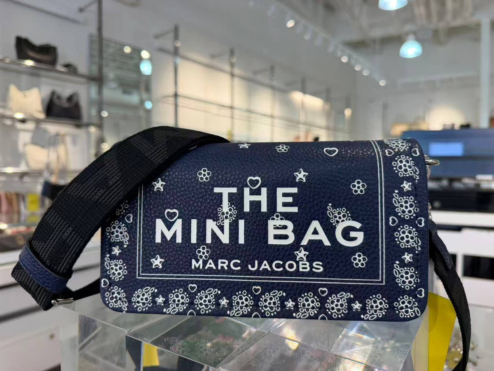 【預購】Marc Jacobs H042256 印花斜咩袋
