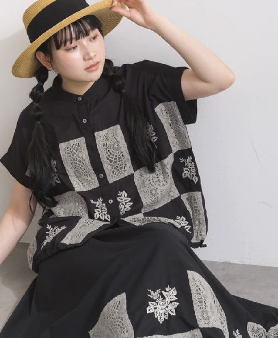 ｛預訂款｝蕾絲刺繡下擺抽繩上衣（3色入）【日本直送】