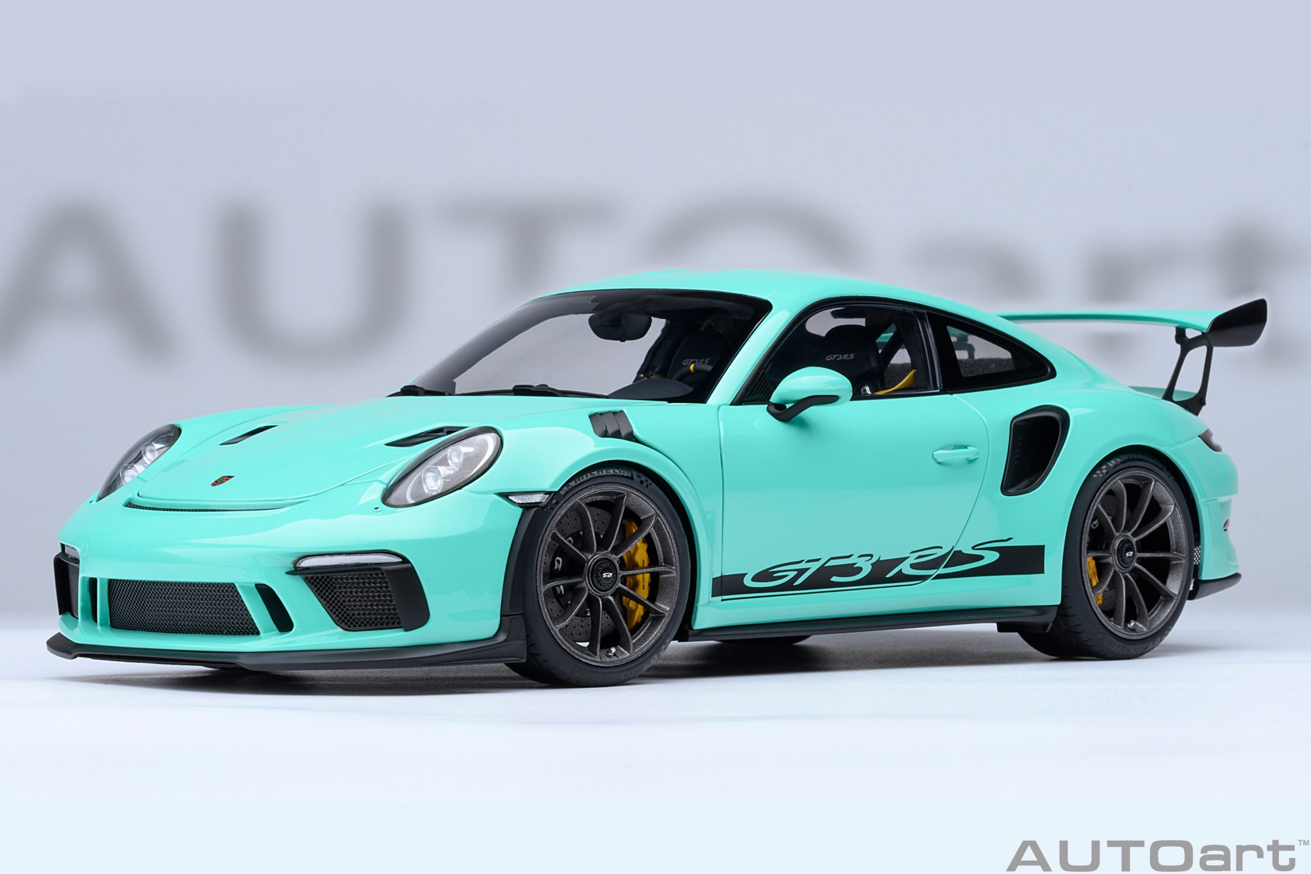 預訂 (訂金$300) (預訂價$1512) :1/18 AUTOART Porsche 911 (991.2) GT3 RS (Mint Green) (78181)