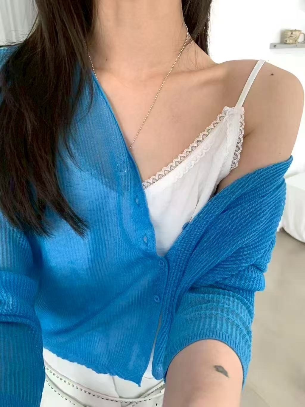 657 v領坑條薄外套