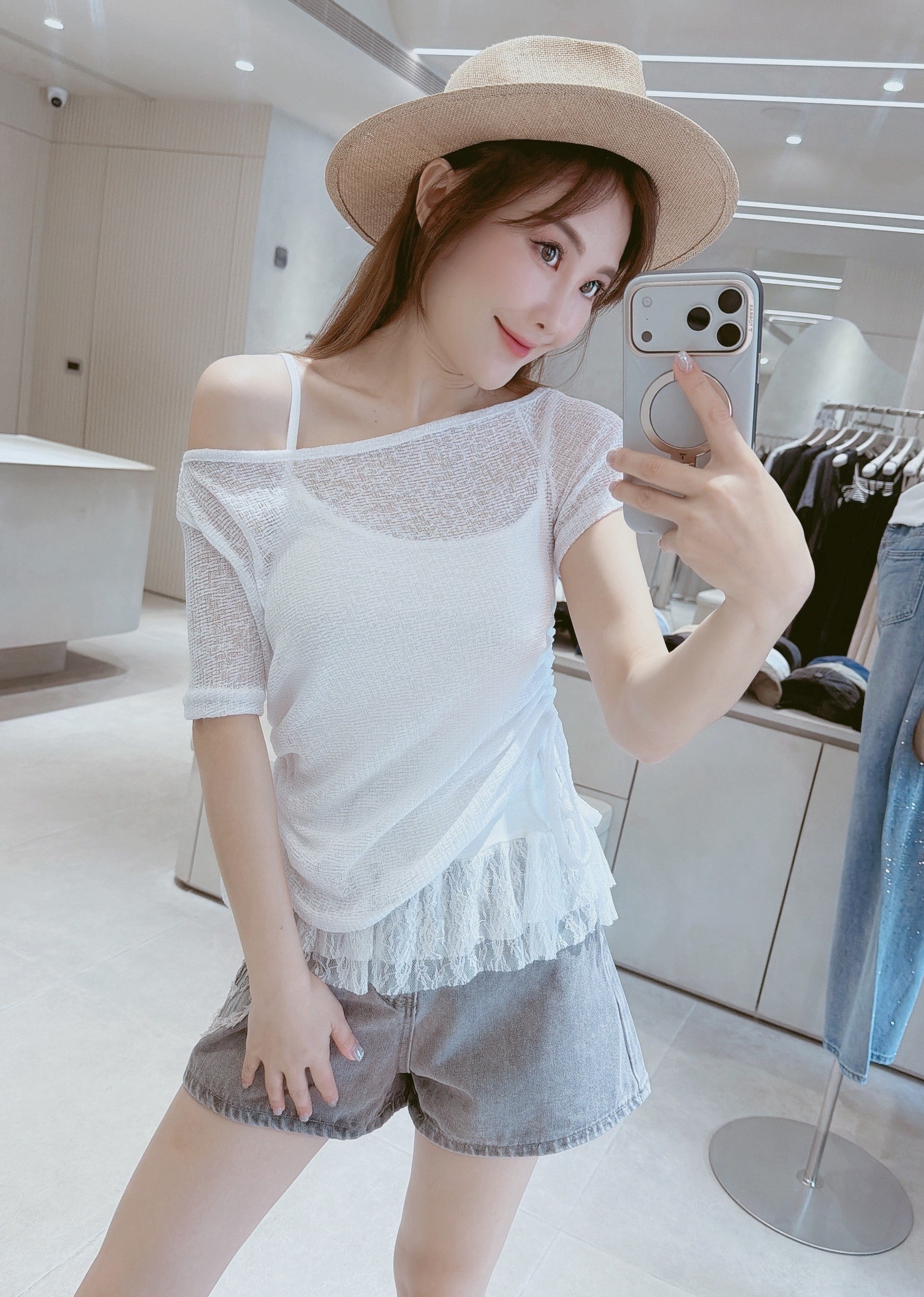 側抽繩斜肩透膚衣+下蕾絲背心