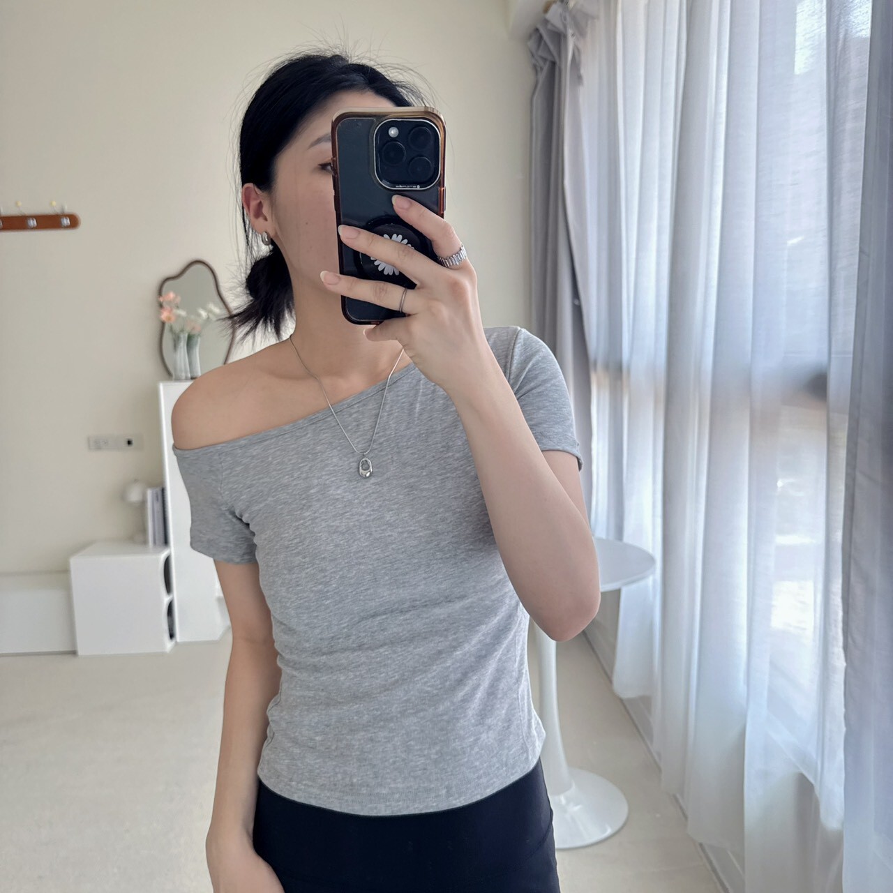 不買會後悔斜肩短袖 bra T（預購於5/14晚上12:00收單～預計3-6週才會收到！可接受再下單唷）