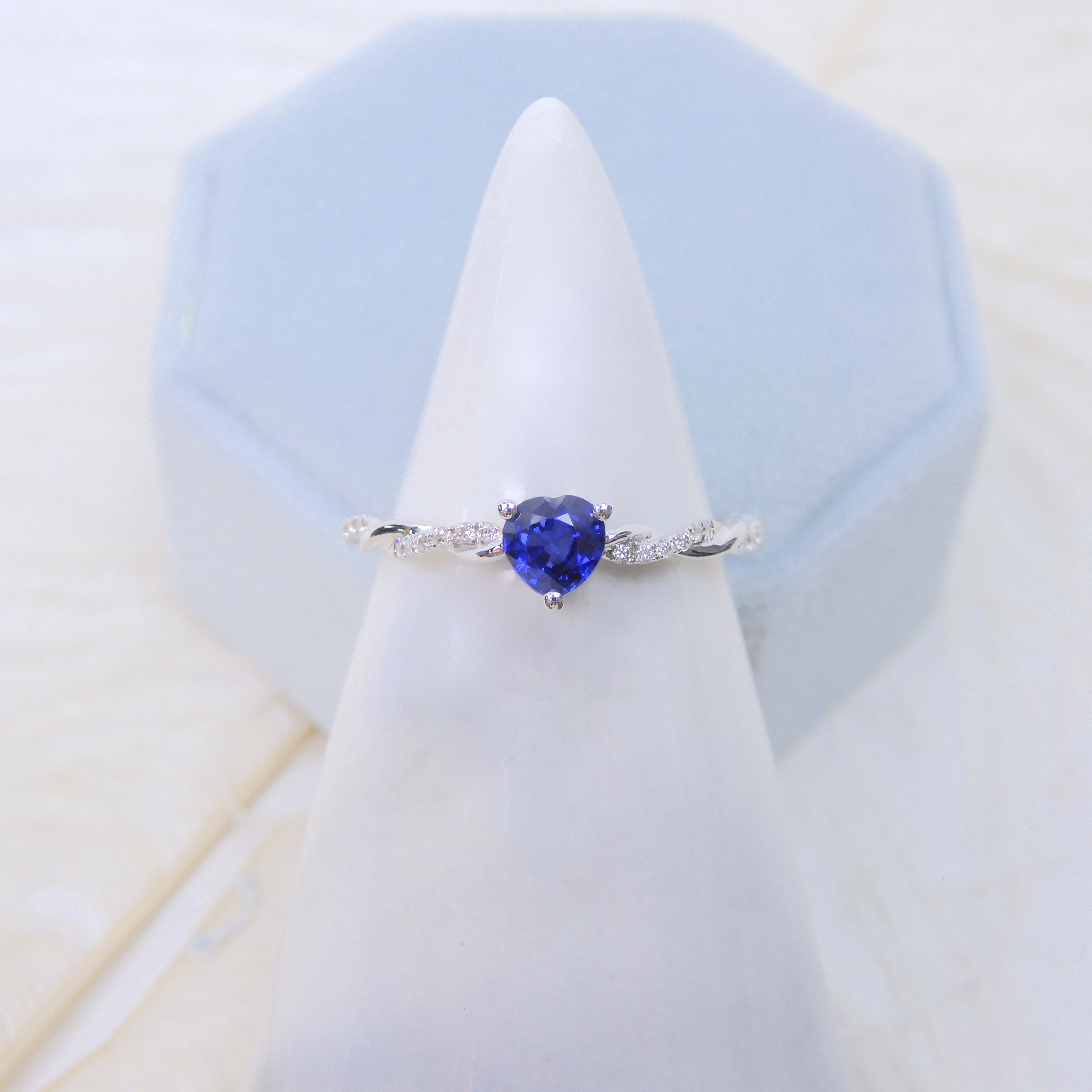 18K金 0.43ct 藍寶石戒指