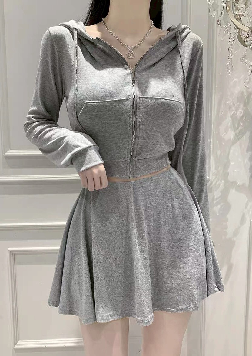 拉鍊短版連帽外套+鬆緊褲裙