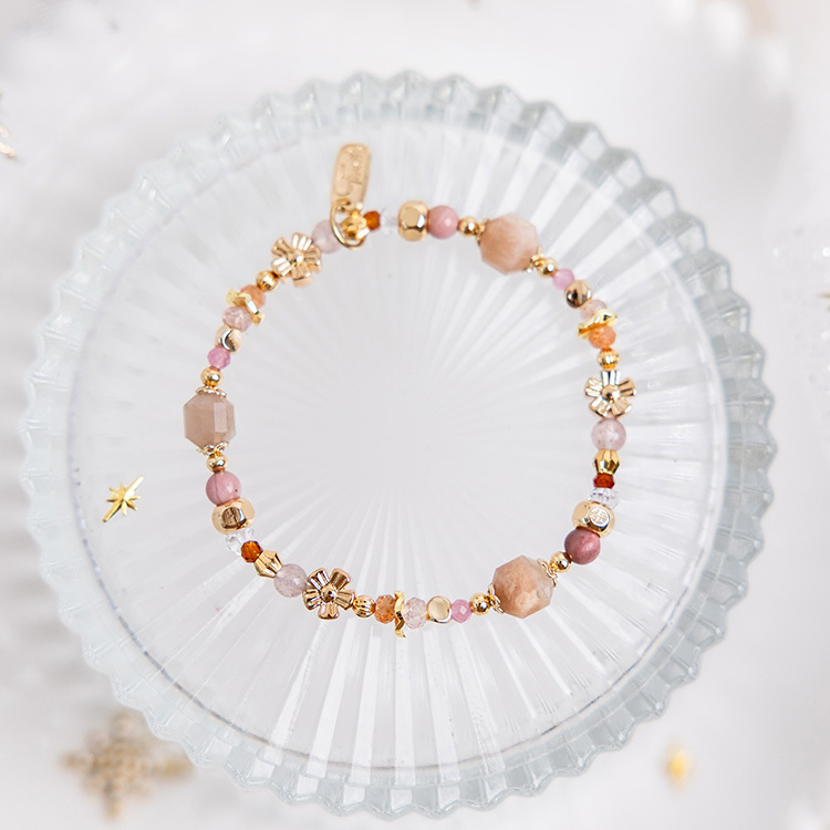 守護花 • 金牛座 • 康乃馨 – 太陽石 – 手鍊