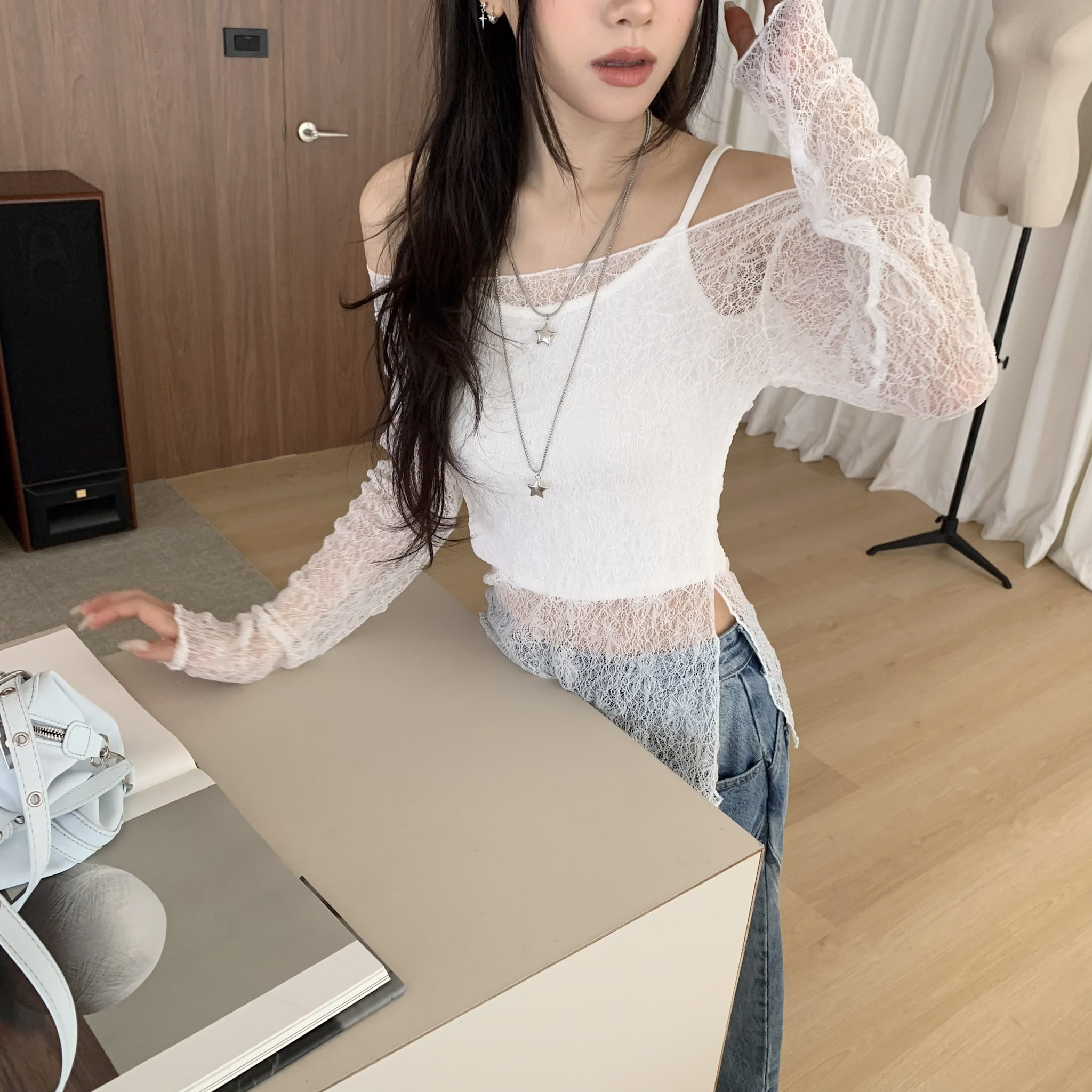 ISA_蕾絲肌膚 微捲邊一字領側開衩(1+1)套裝_64027