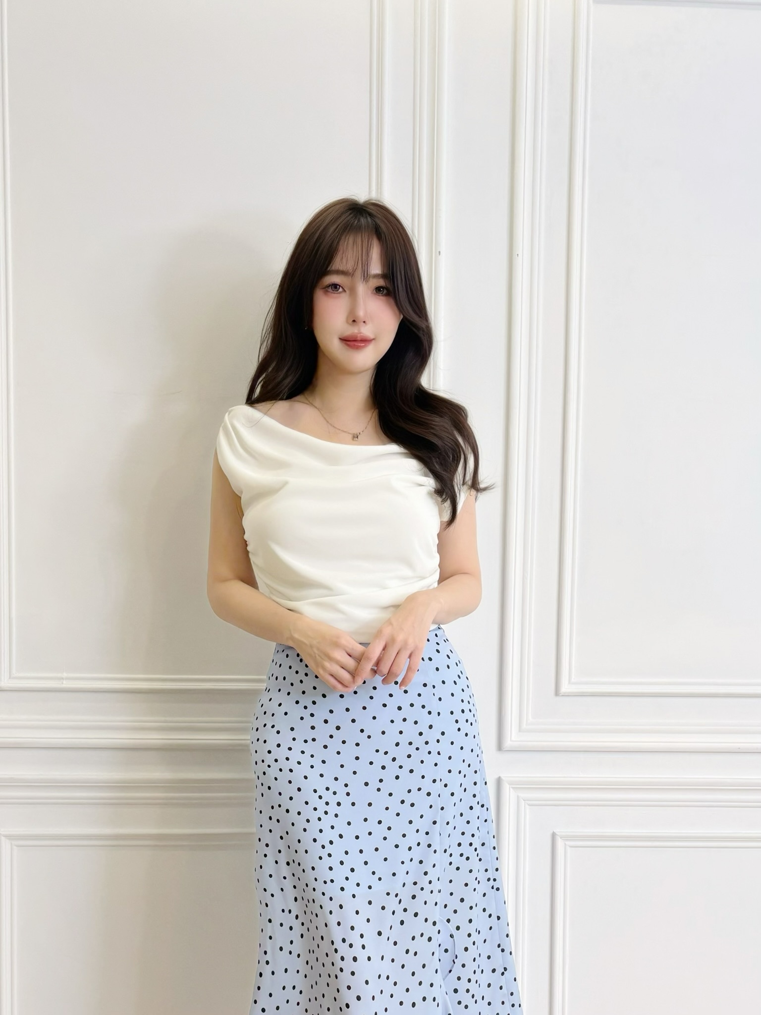 彈性垂墜領側抓皺背心