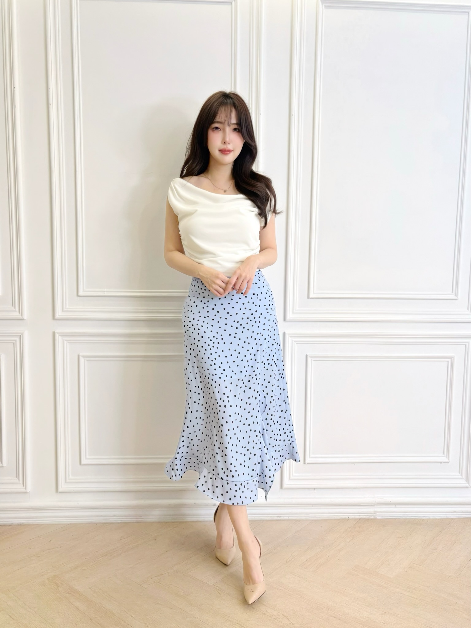 彈性垂墜領側抓皺背心