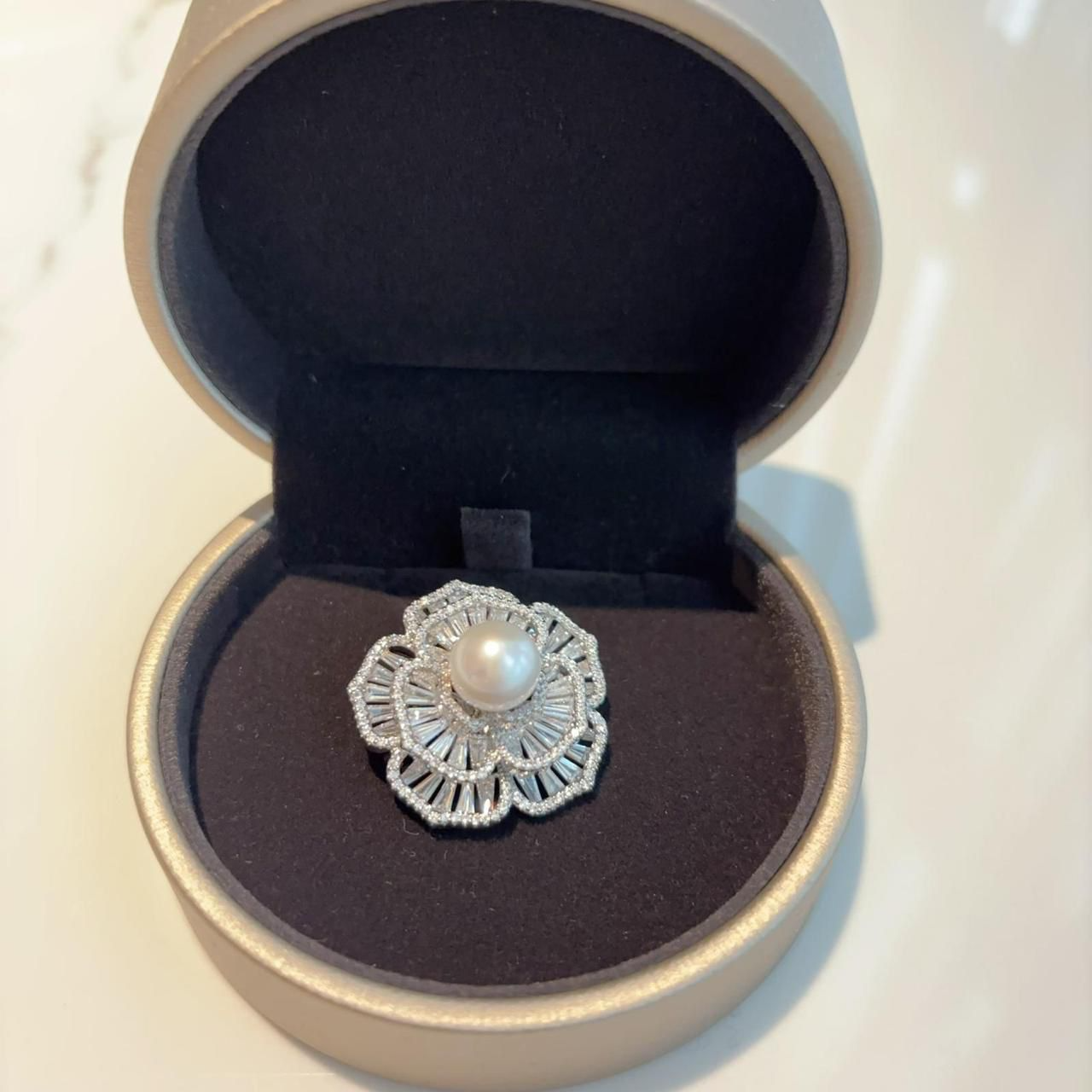 A1 - 山茶花珍珠純銀心口針（配盒）* 淡水珠9-10mm