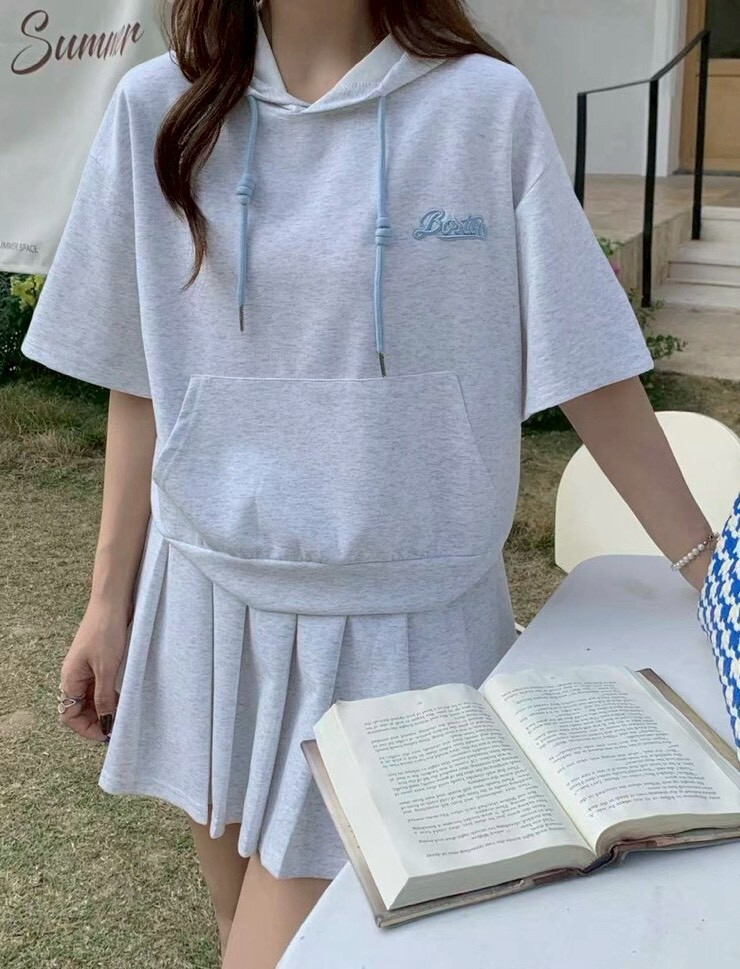 刺繡字連帽棉質衣+百摺褲裙