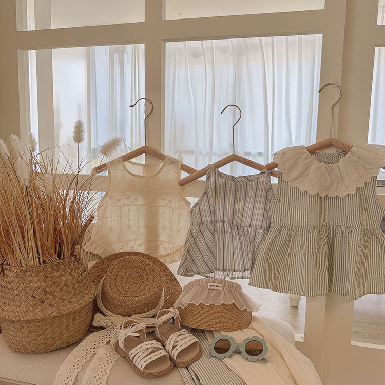 荷葉領無袖條紋套裝