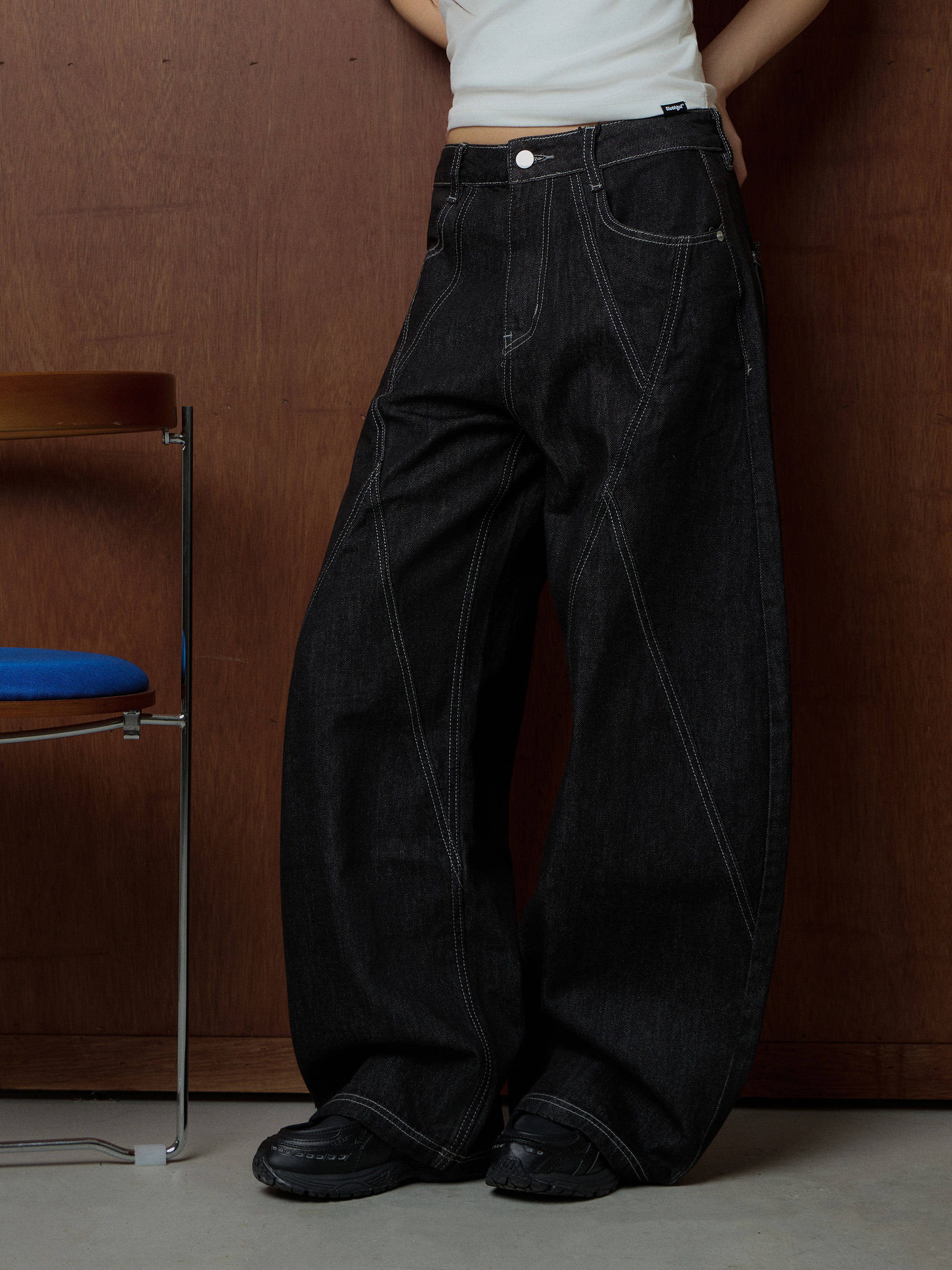 特殊剪裁彎刀褲