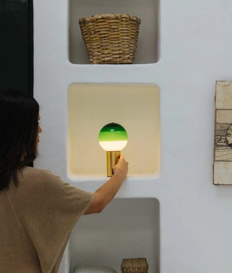 Dipping 可攜帶式桌燈