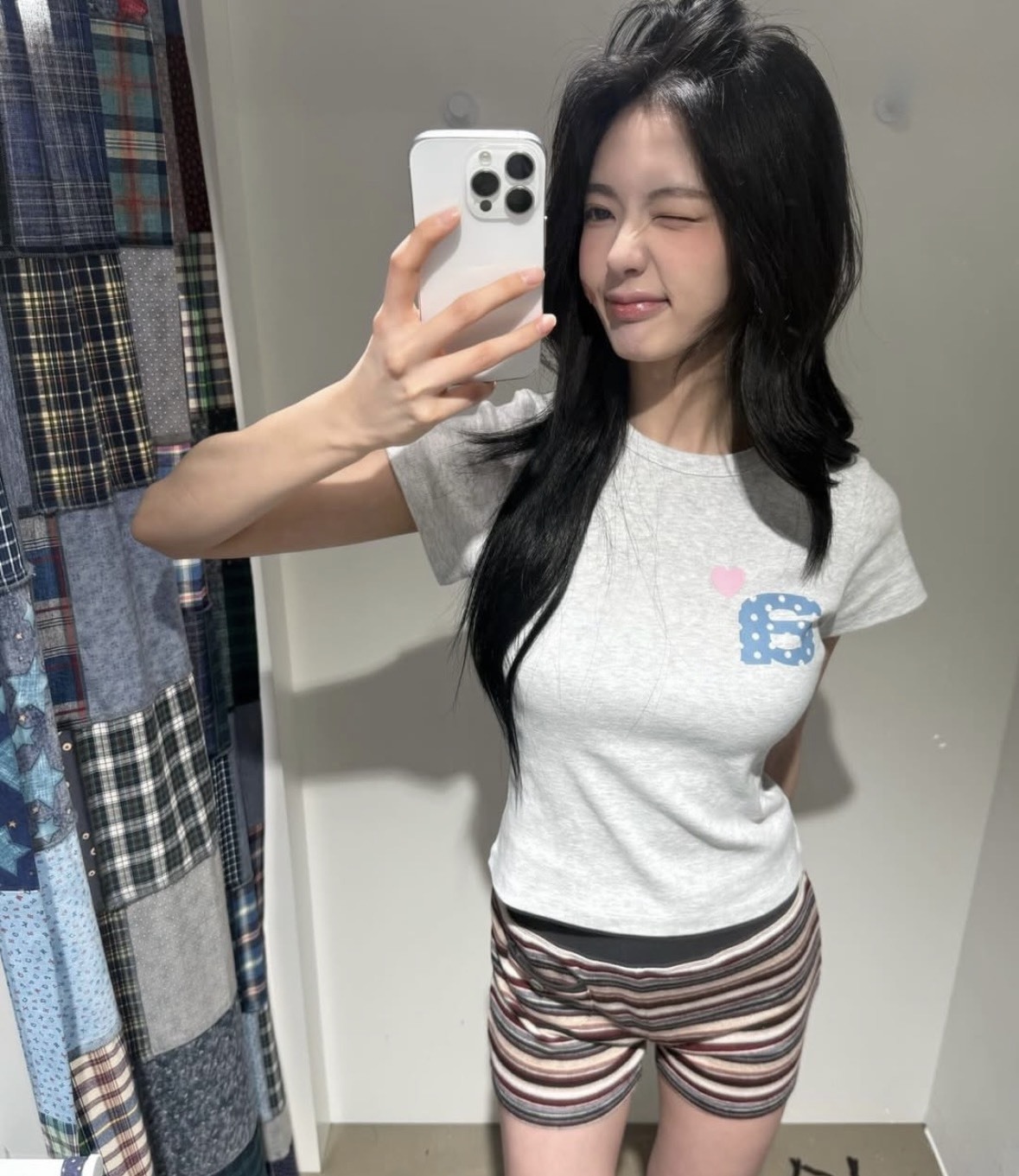 （現貨） 韓牌 aeaeDOT SMALL LETTER 左胸字母 合身短T AE46SWTS007