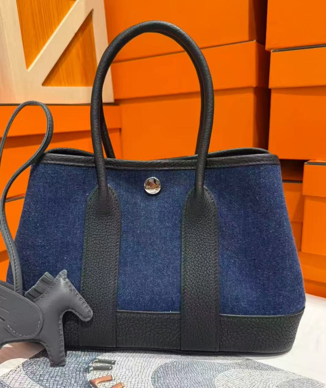 HE122-Mini GP 牛仔拼黑色銀扣-M