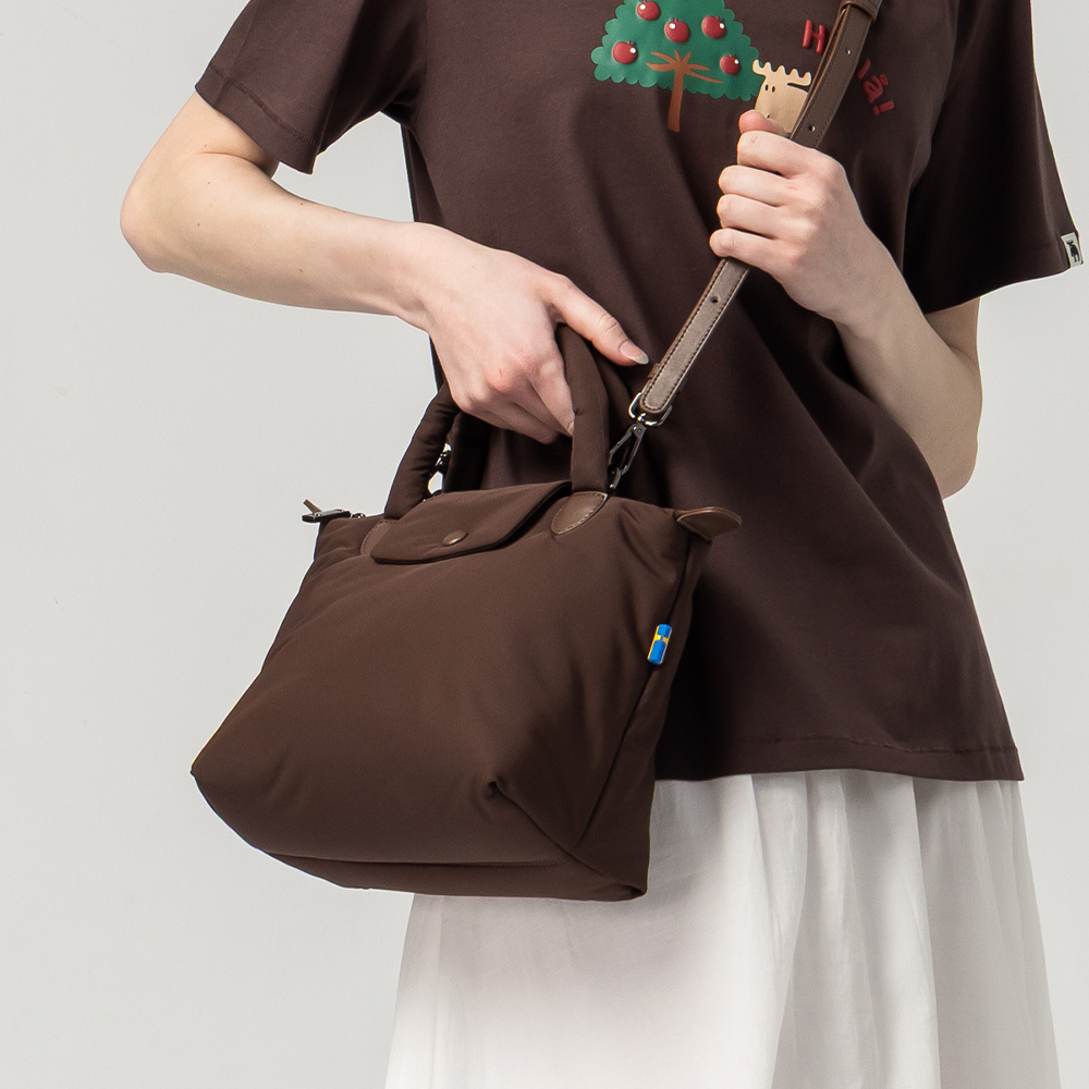 【新品預購】瑞典雲朵包系列｜防潑水 雲朵 水餃包(巧克力)M