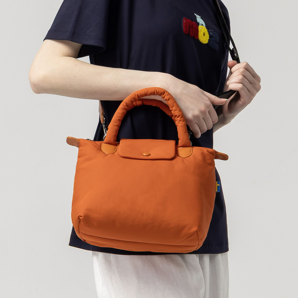 【新品預購】瑞典雲朵包系列｜防潑水 雲朵 水餃包(橘紅)M