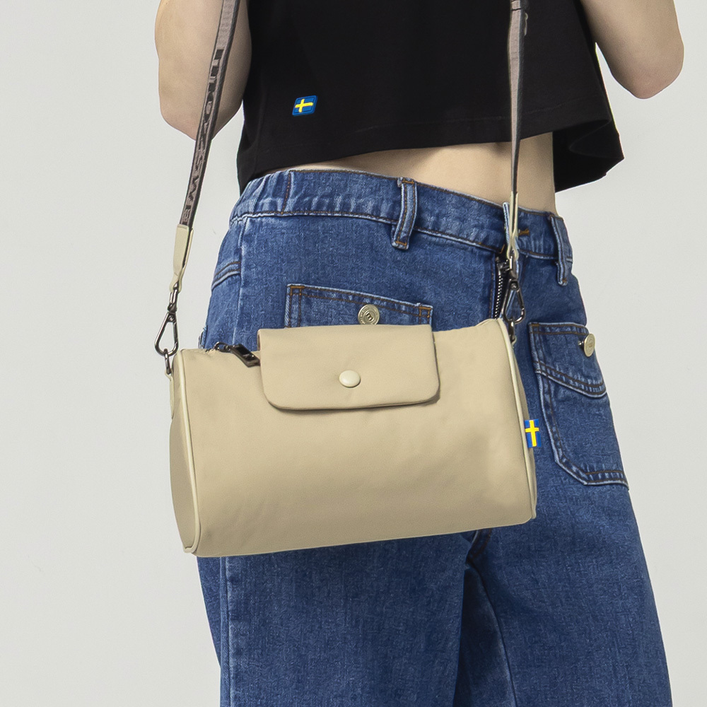 【新品預購】瑞典雲朵包系列｜防潑水 雲朵 圓筒包(卡其綠)M