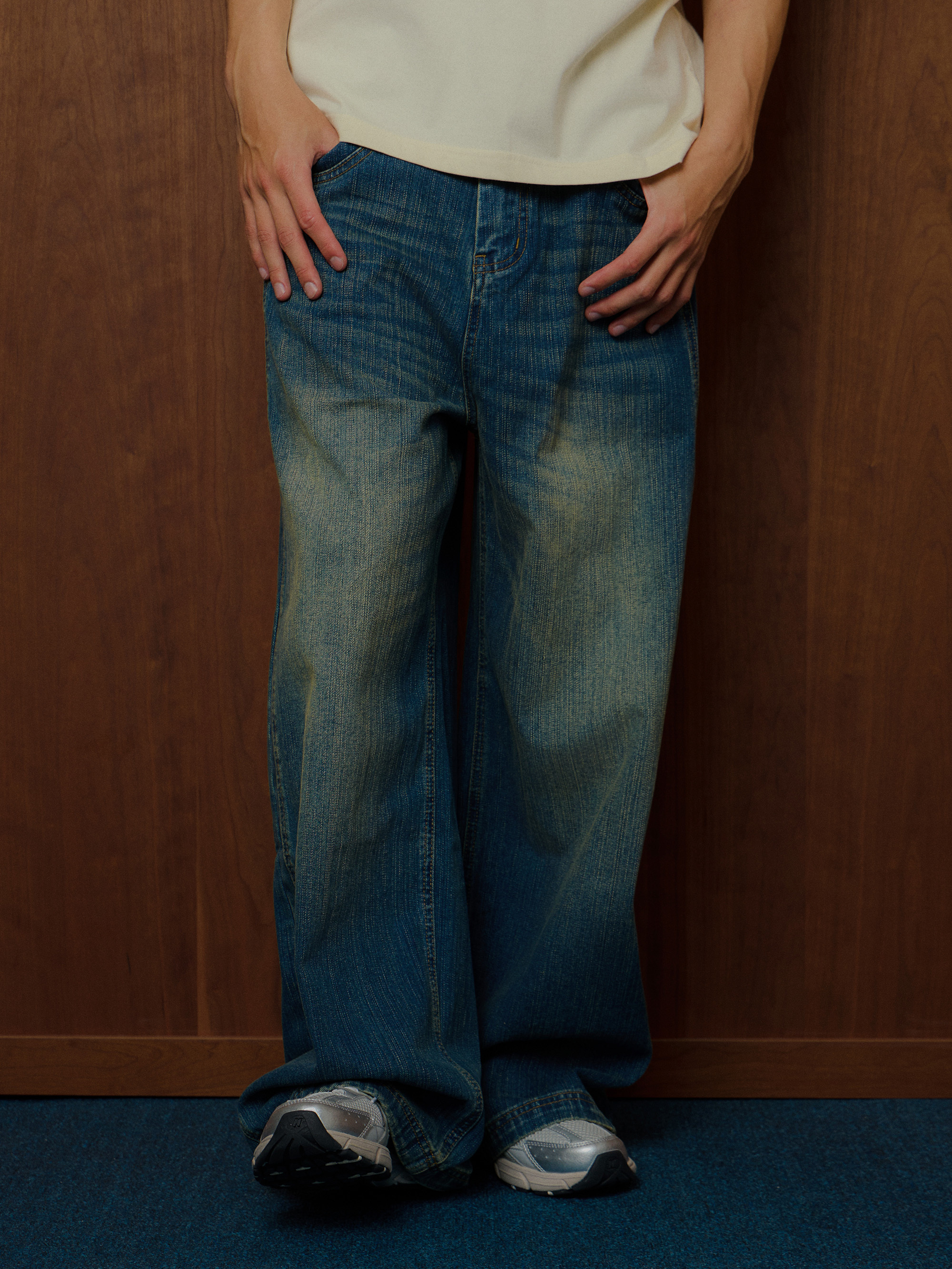 水洗直筒牛仔褲