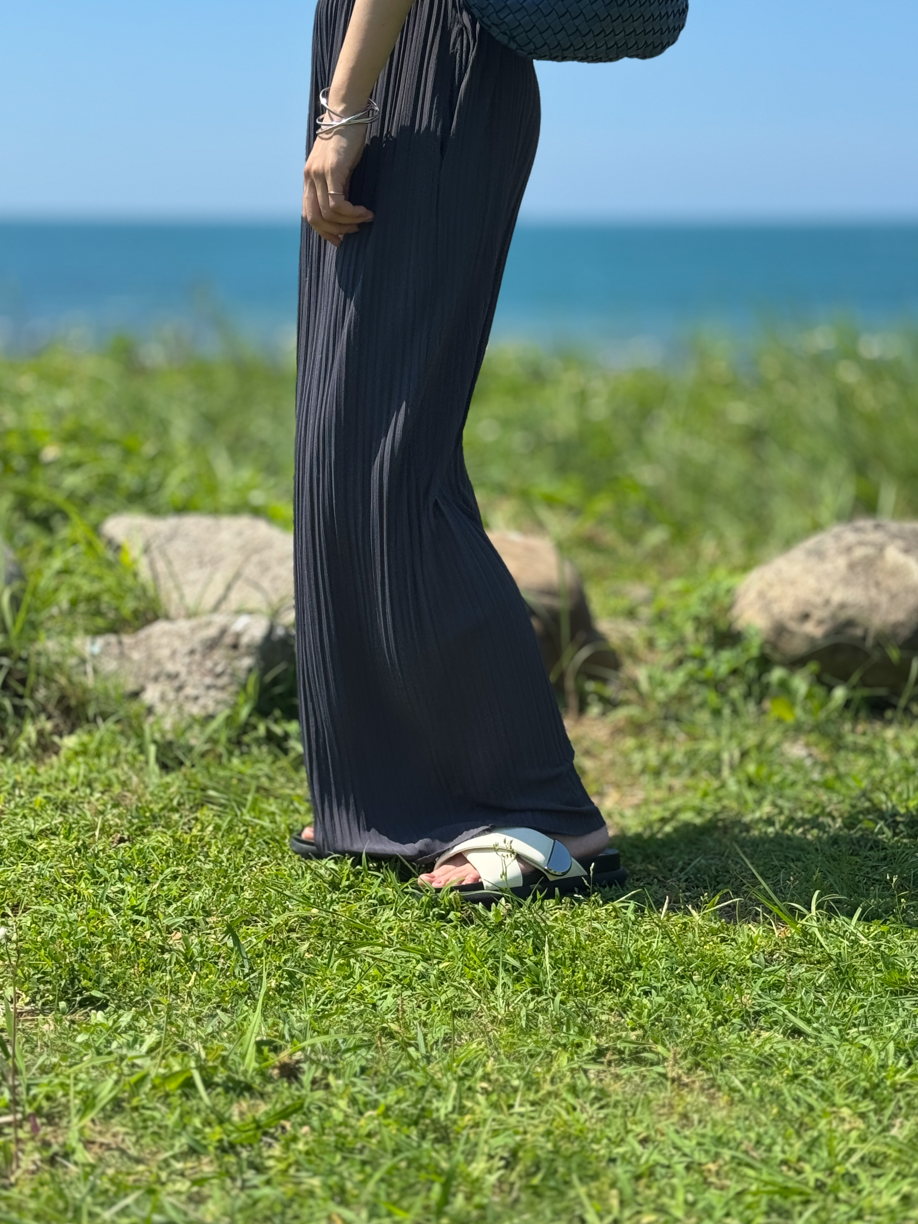 Yilan 澎澎交叉舒適涼鞋