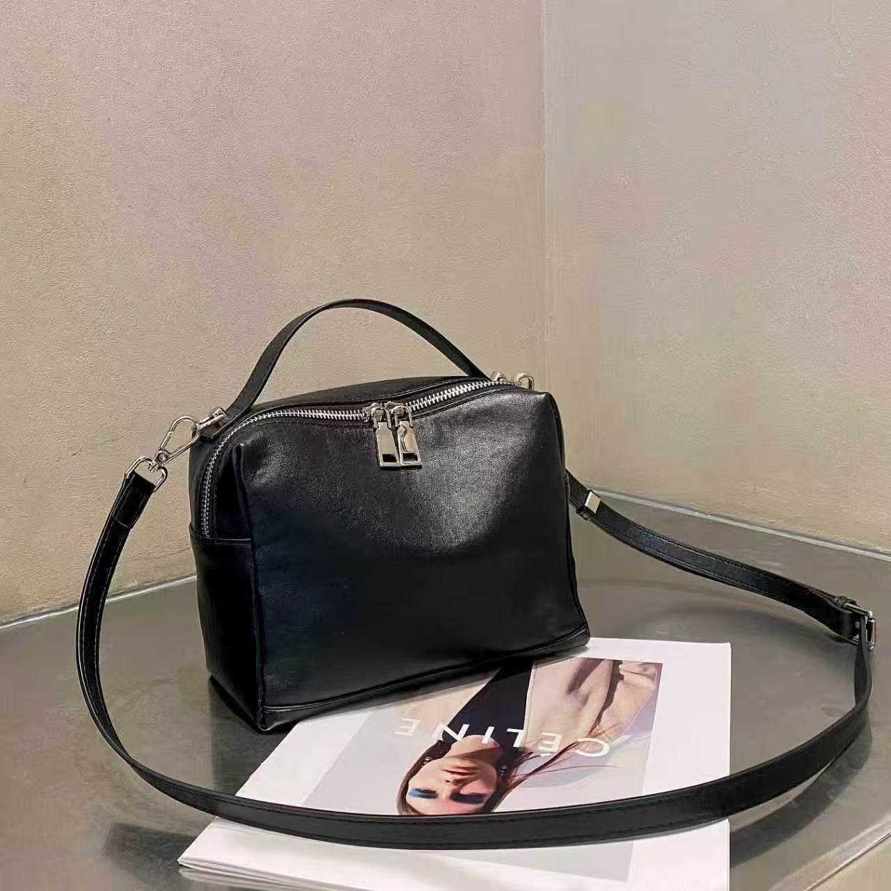 0423PU11-SZHK-PURSE-*新款*Envoy 頭層植鞣牛皮多用包 21x10x17cm（A11）