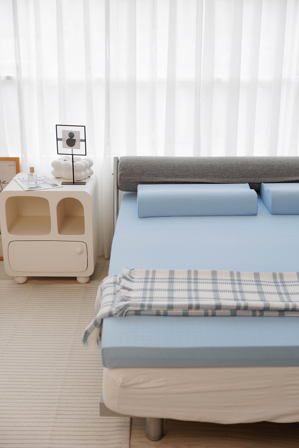 森好眠乳膠床墊側面厚度展示，呈現床墊層次與乳膠厚度