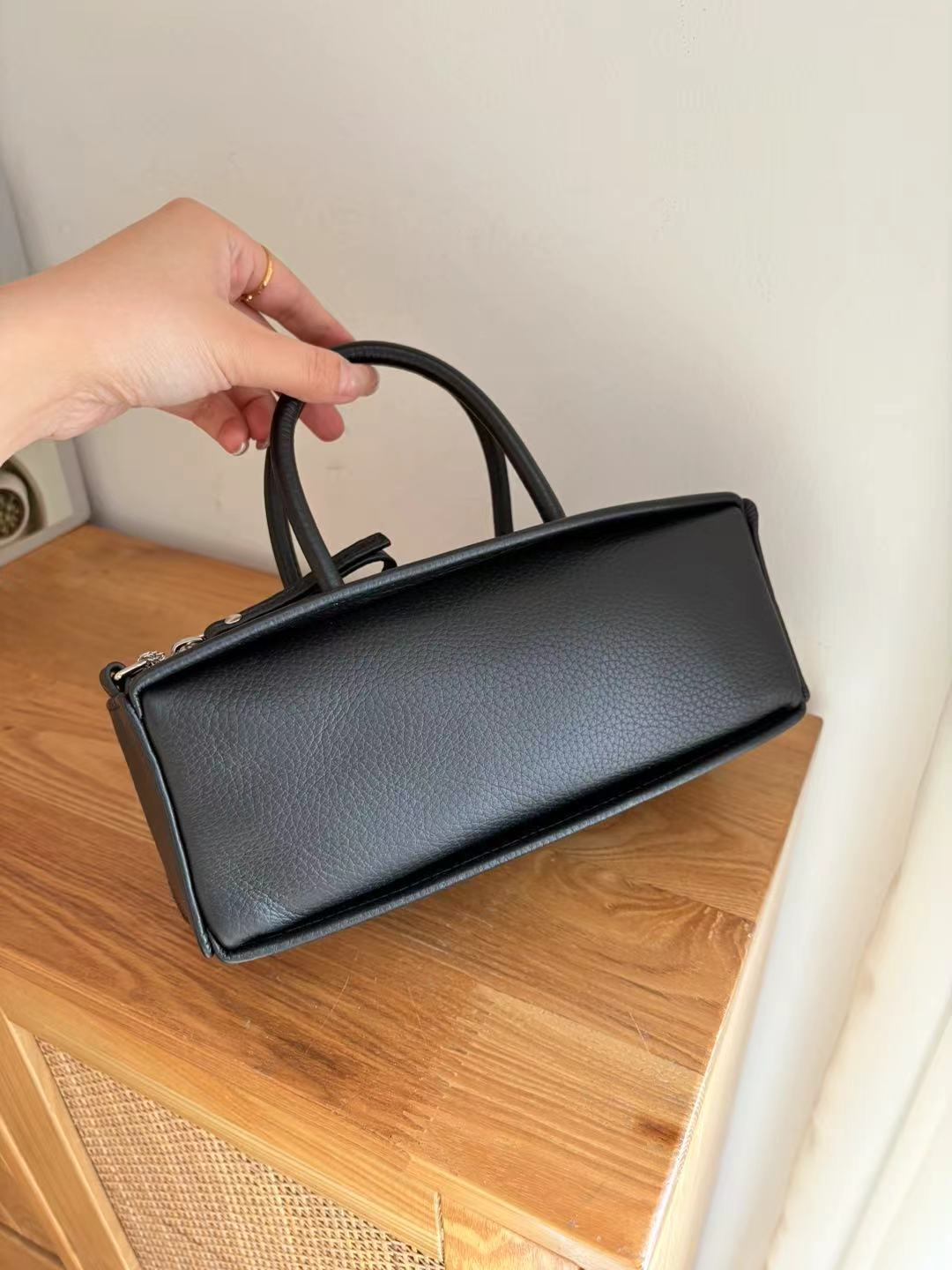 0423PU13-SZHK-PURSE-*新款*Recto 頭層牛皮方形手提包 24x9x8cm（A13）